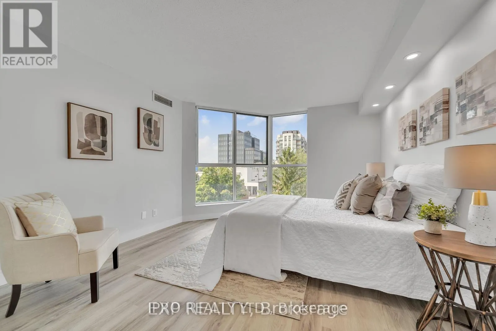 Photo 24 of Unit 802, 150 Dunlop Street E, Barrie, City Centre — HOMEH