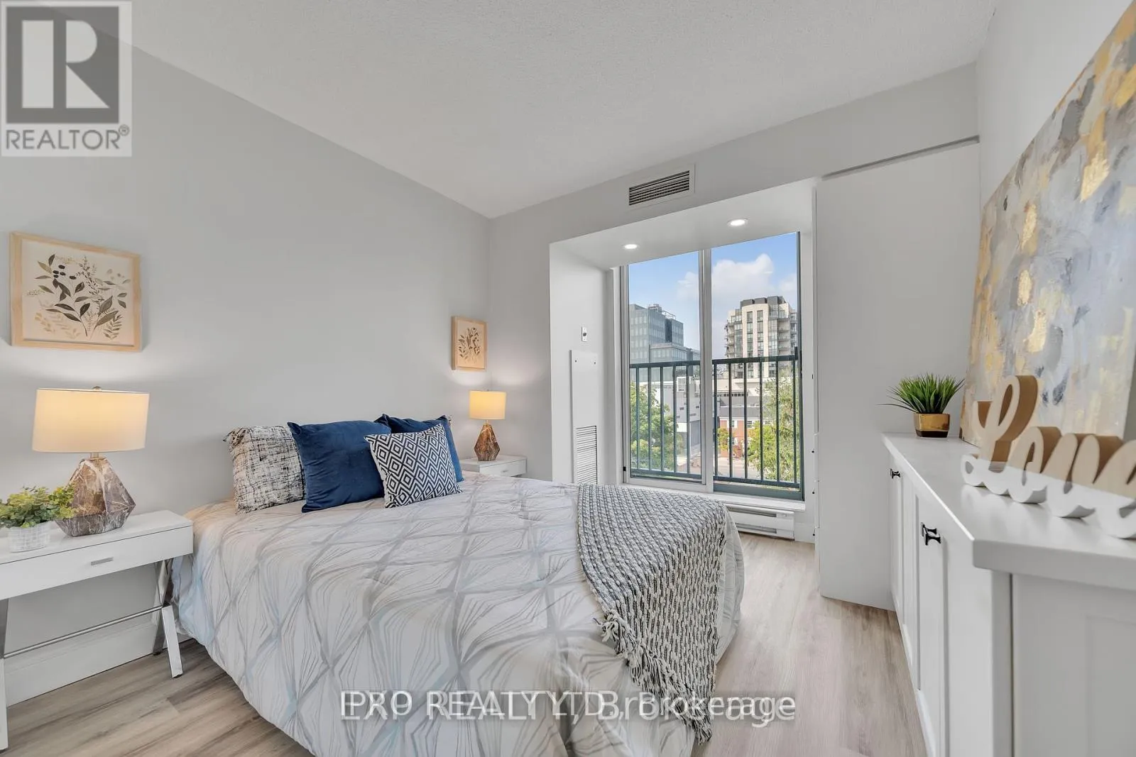 Photo 29 of Unit 802, 150 Dunlop Street E, Barrie, City Centre — HOMEH