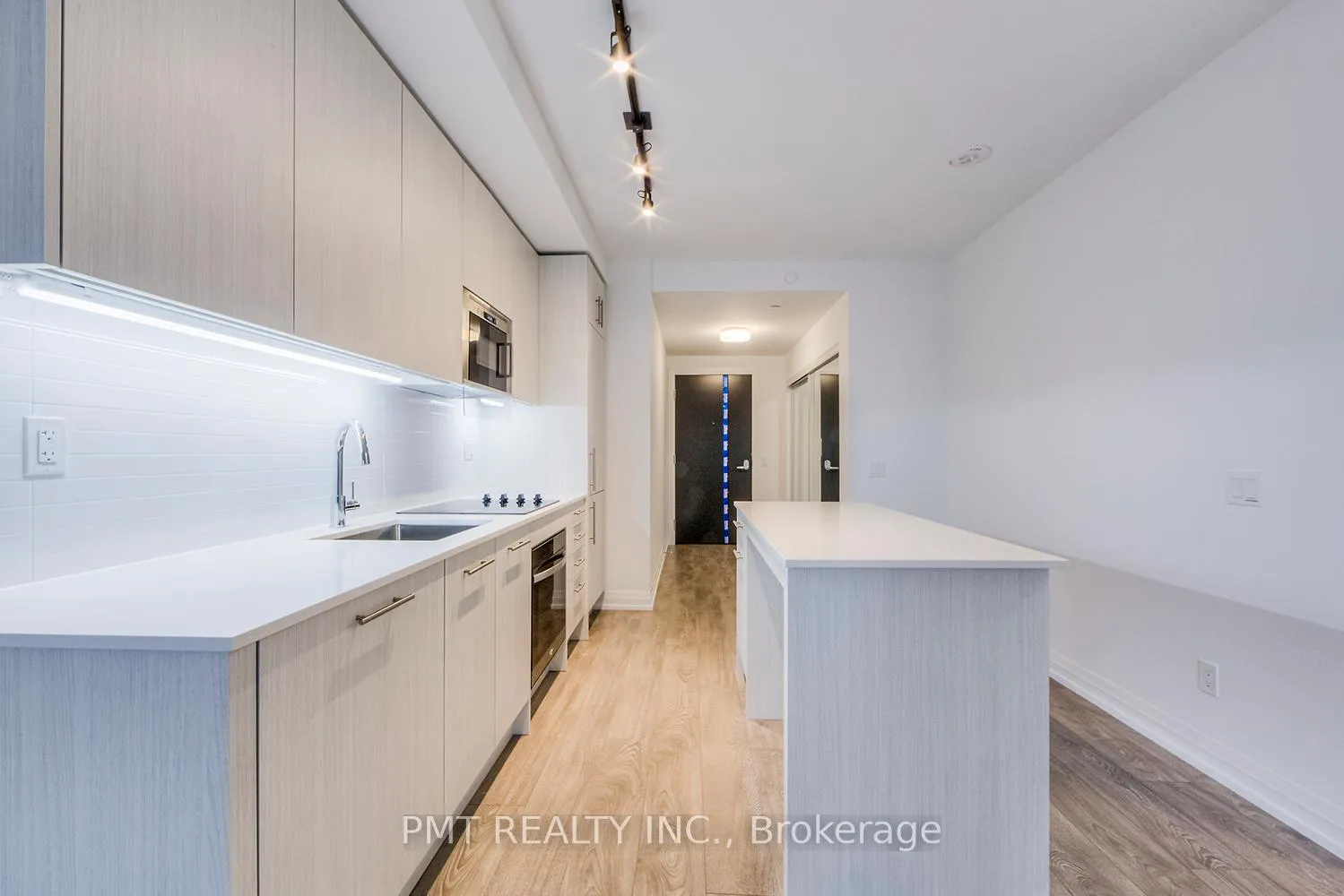 Photo 3 of Unit 2105, 286 Main Street, Toronto, East End-Danforth — HOMEH