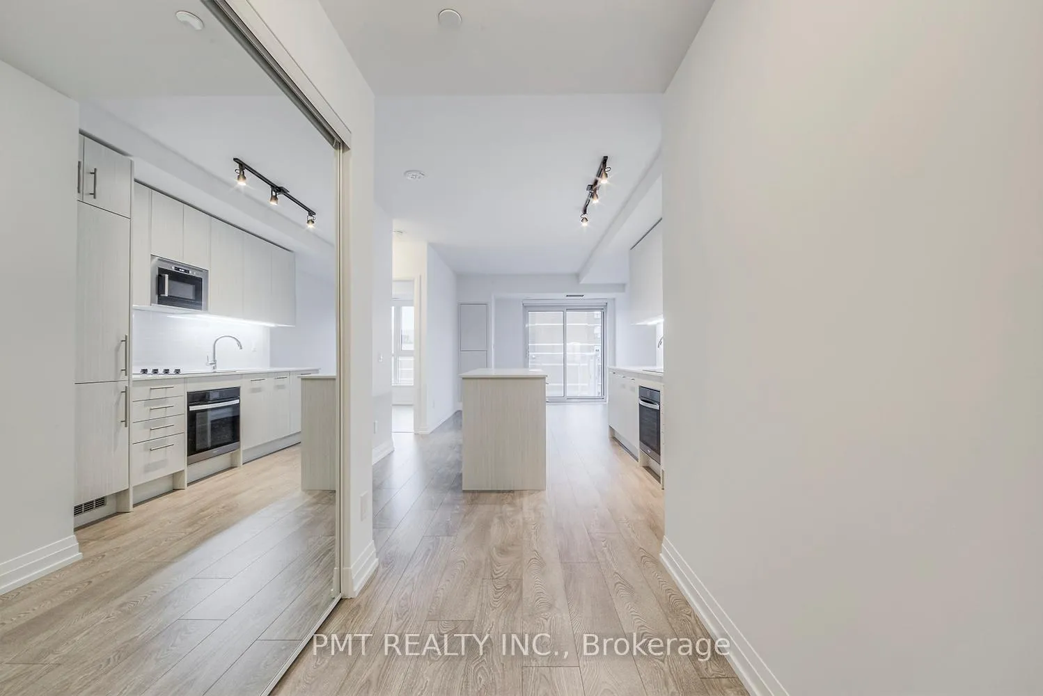 Photo 6 of Unit 2105, 286 Main Street, Toronto, East End-Danforth — HOMEH