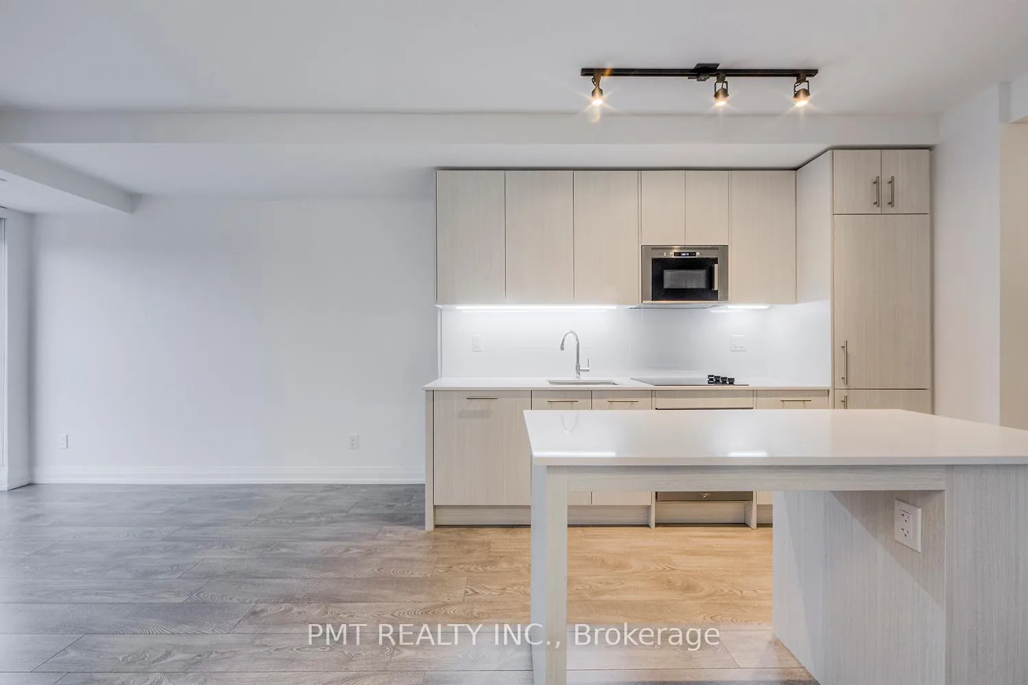 Photo 9 of Unit 2105, 286 Main Street, Toronto, East End-Danforth — HOMEH
