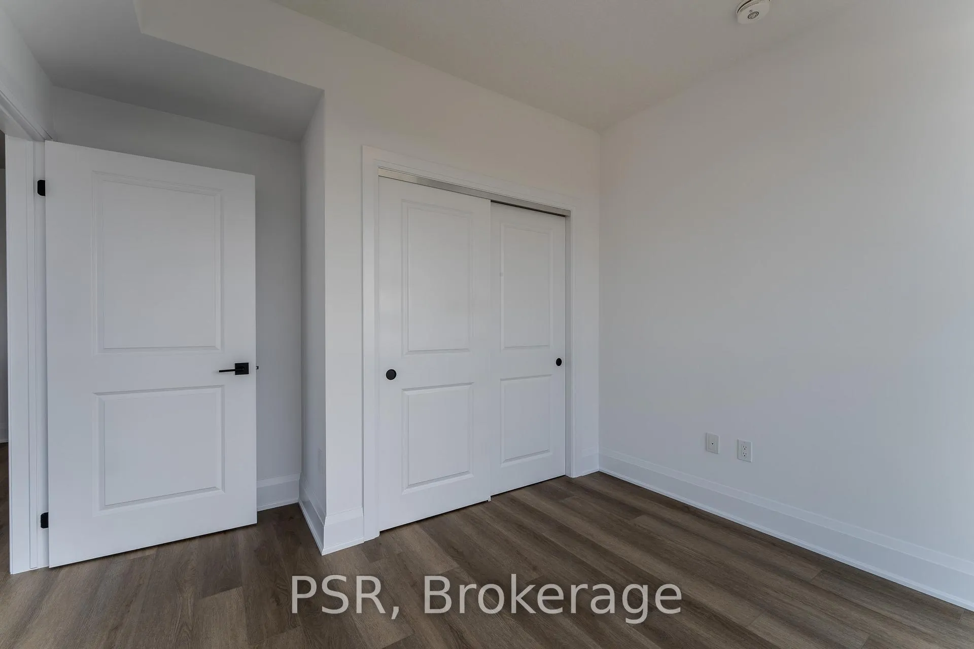 Photo 1 of Unit 1105, 470 Dundas Street E, Hamilton, Waterdown — HOMEH