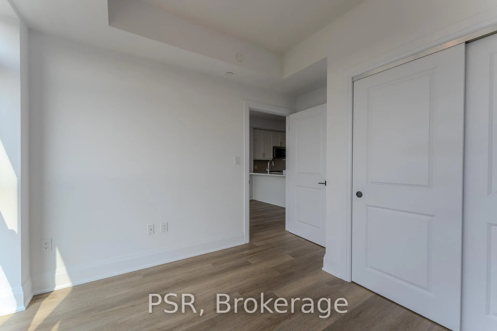 Photo 2 of Unit 1105, 470 Dundas Street E, Hamilton, Waterdown — HOMEH