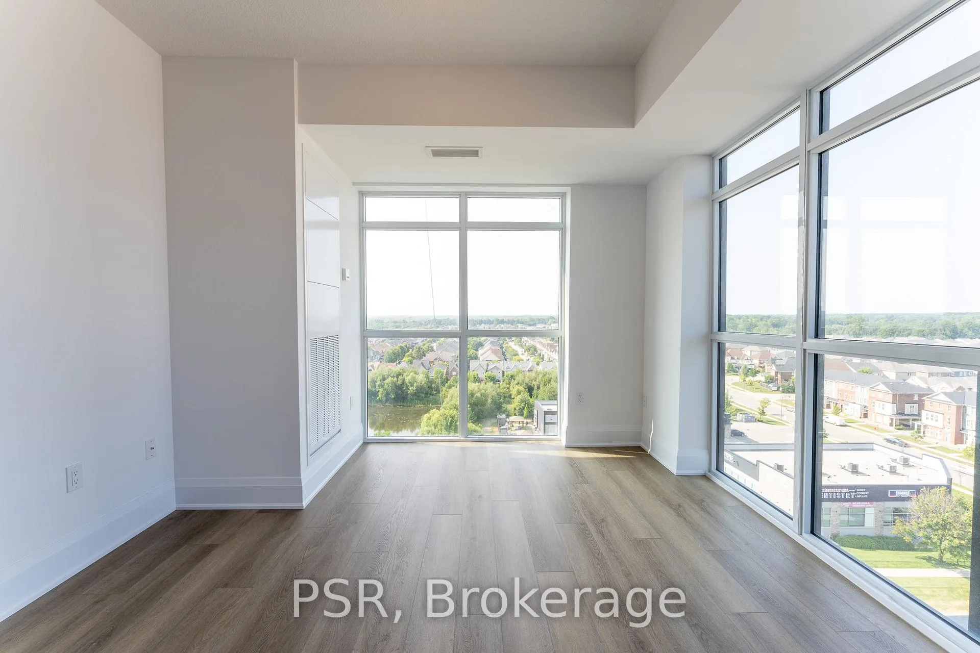Photo 4 of Unit 1105, 470 Dundas Street E, Hamilton, Waterdown — HOMEH