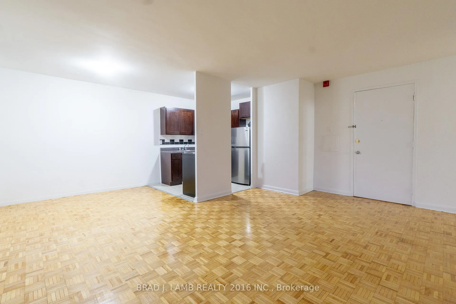 Photo 2 of Unit 305, 4 Hill Heights, Etobicoke, Stonegate-Queensway — HOMEH