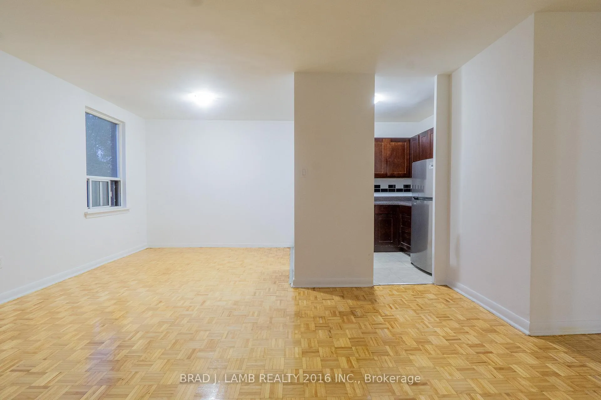 Photo 7 of Unit 305, 4 Hill Heights, Etobicoke, Stonegate-Queensway — HOMEH