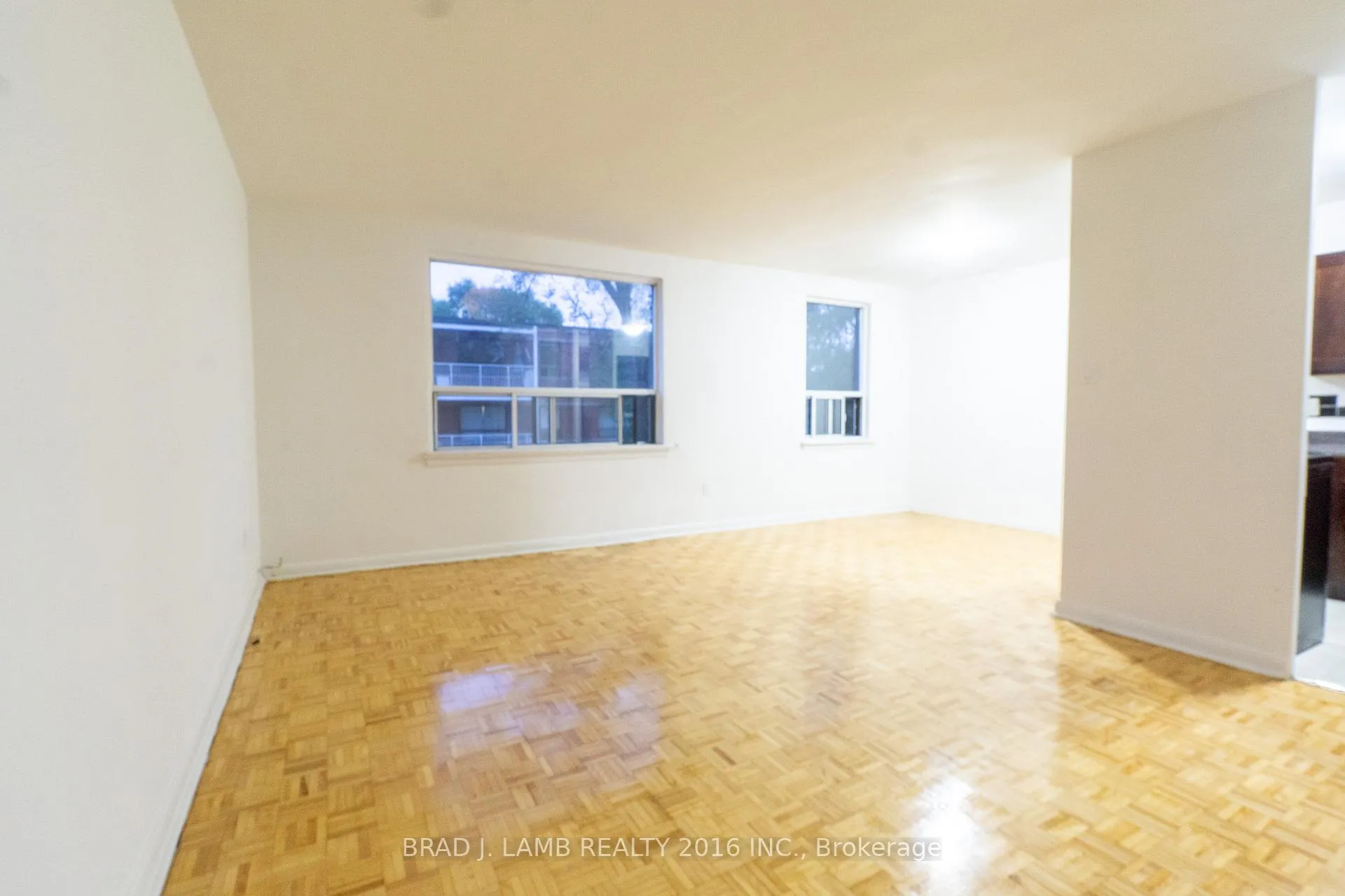 Photo 11 of Unit 305, 4 Hill Heights, Etobicoke, Stonegate-Queensway — HOMEH