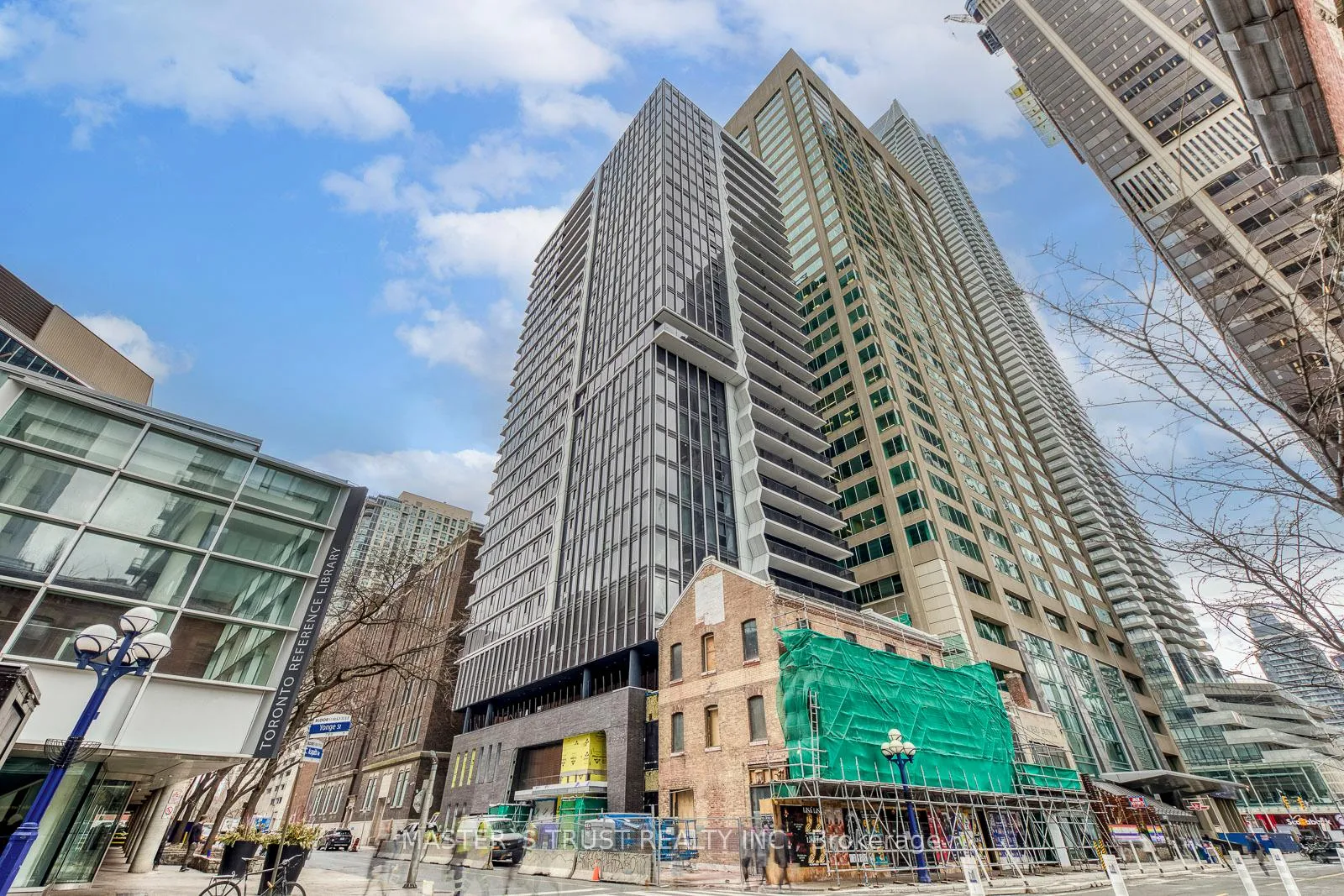 Photo 1 of Unit 1001, 771 Yonge Street, Toronto, The Annex — HOMEH