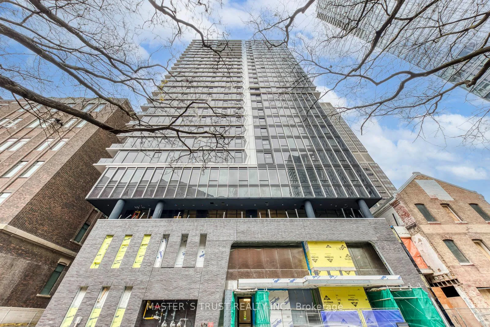 Photo 2 of Unit 1001, 771 Yonge Street, Toronto, The Annex — HOMEH