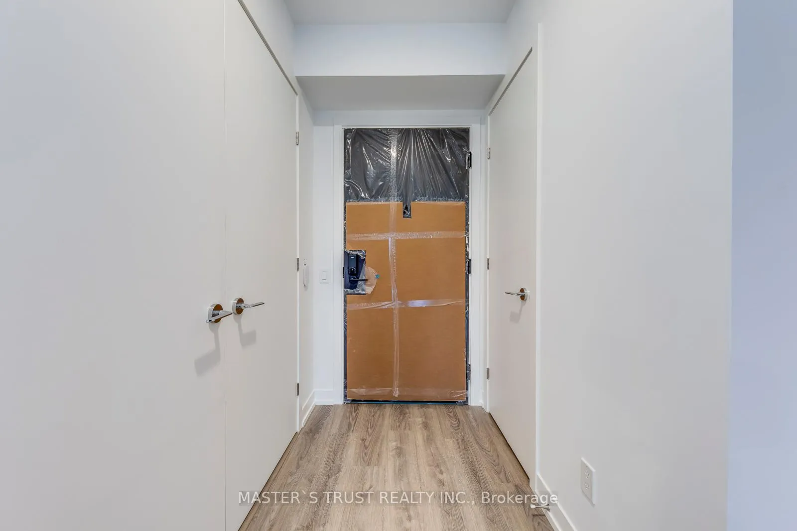 Photo 5 of Unit 1001, 771 Yonge Street, Toronto, The Annex — HOMEH