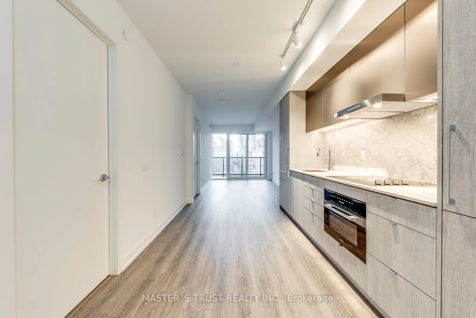 Photo 6 of Unit 1001, 771 Yonge Street, Toronto, The Annex — HOMEH