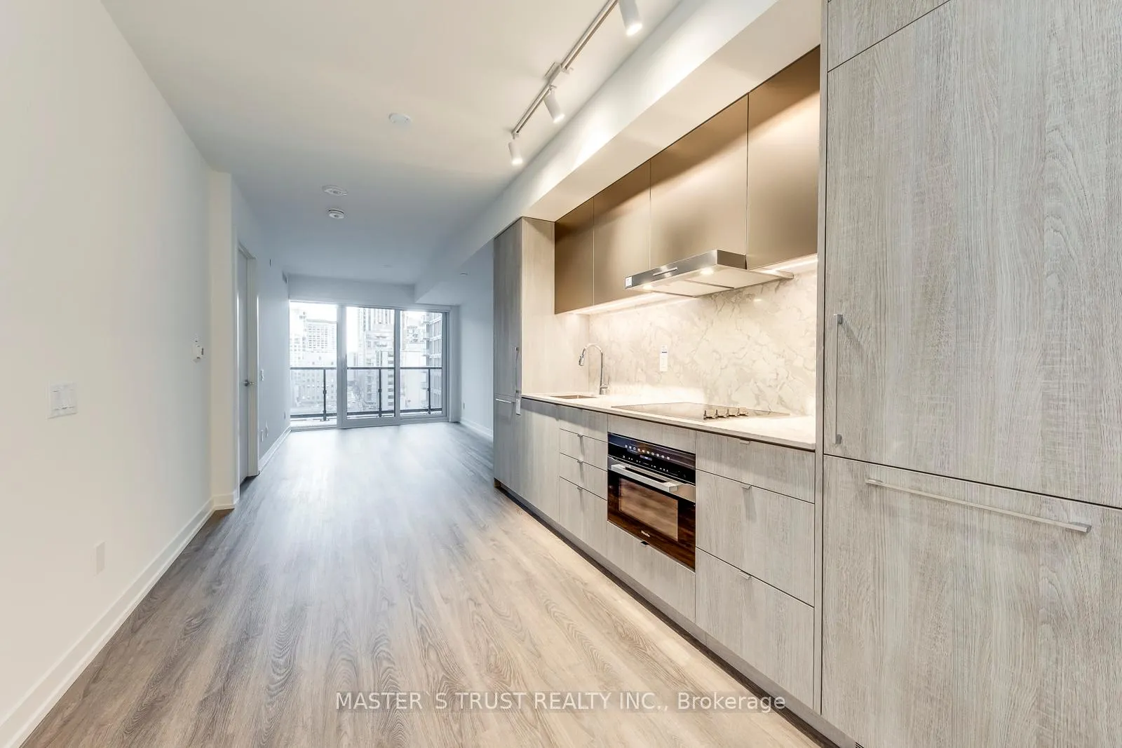 Photo 7 of Unit 1001, 771 Yonge Street, Toronto, The Annex — HOMEH