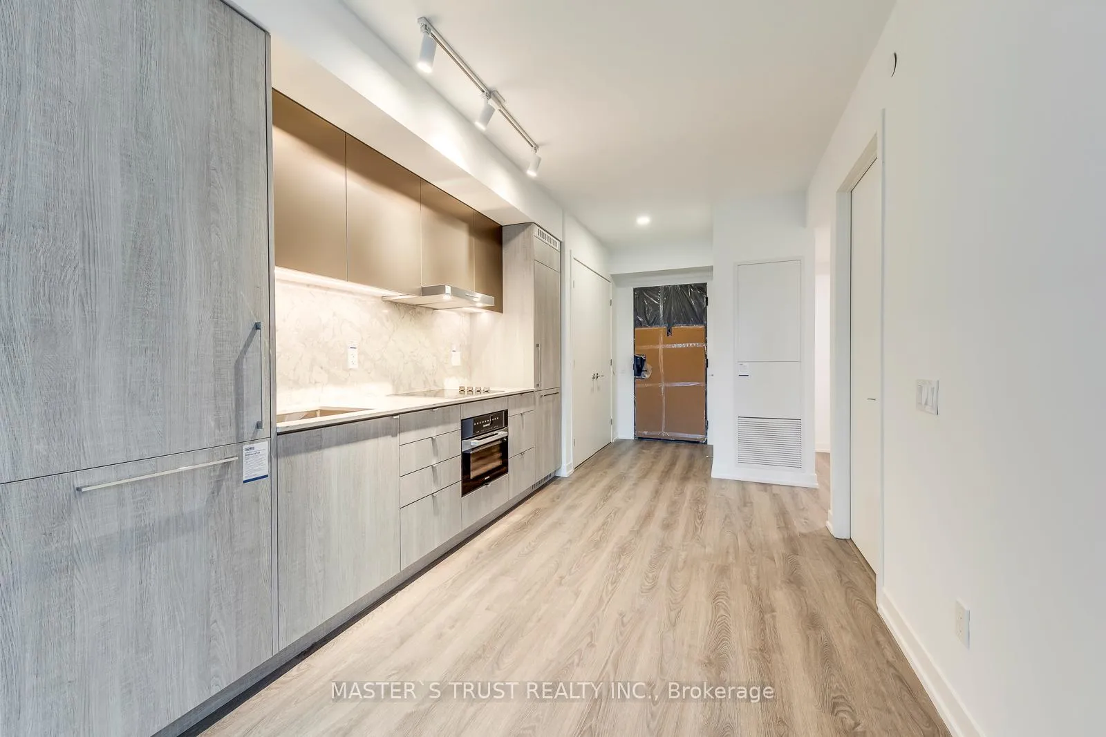 Photo 12 of Unit 1001, 771 Yonge Street, Toronto, The Annex — HOMEH