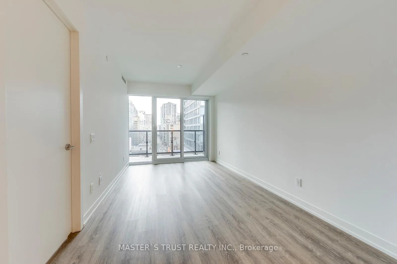 Photo 14 of Unit 1001, 771 Yonge Street, Toronto, The Annex — HOMEH