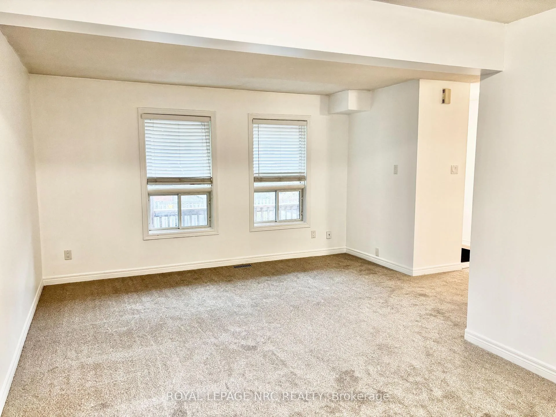 Photo 11 of Unit D, 297 Main Street, Grimsby, Grimsby East — HOMEH