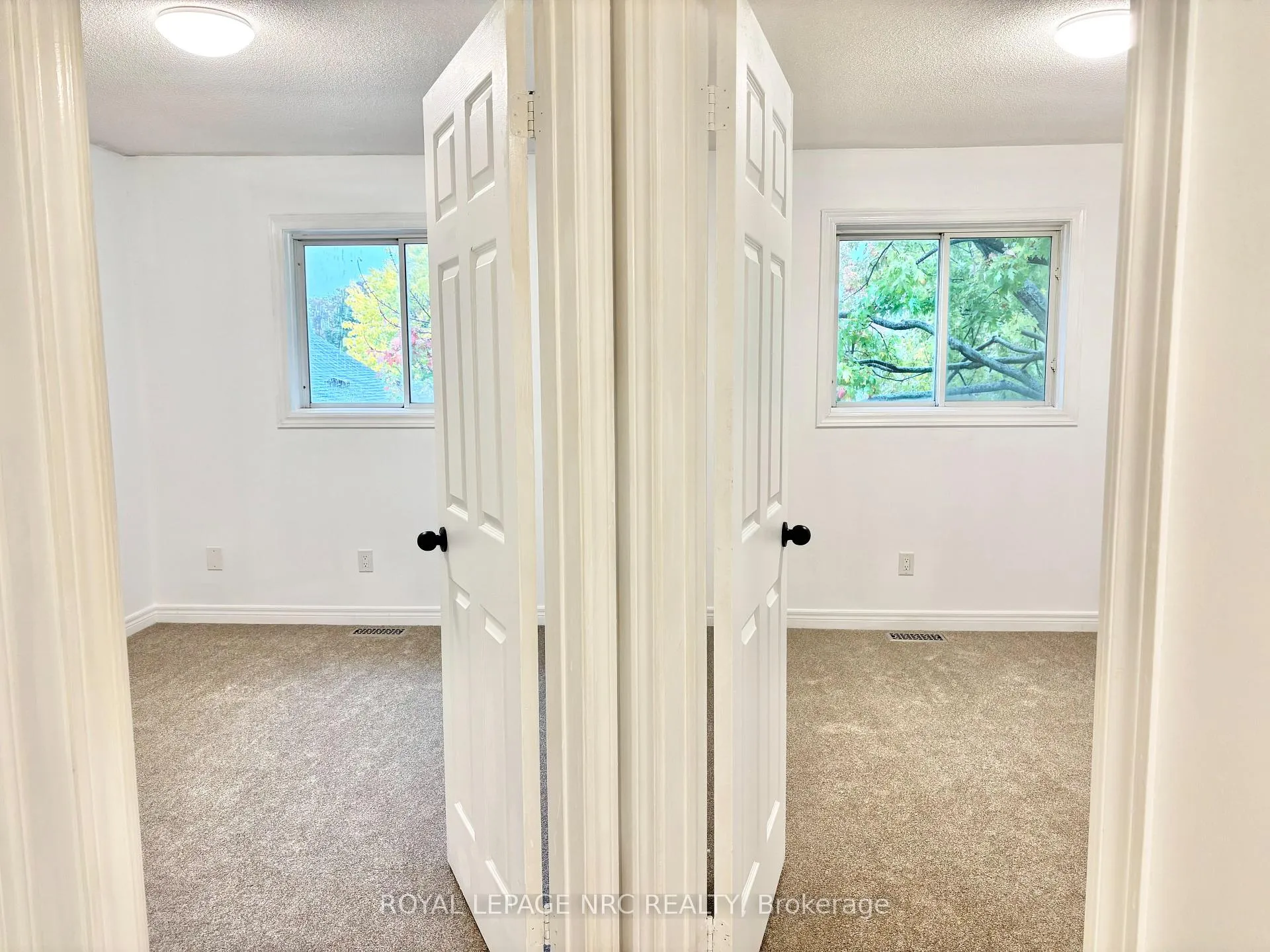 Photo 19 of Unit D, 297 Main Street, Grimsby, Grimsby East — HOMEH