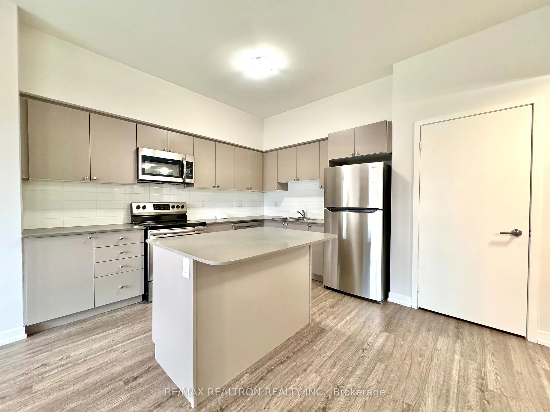 Photo 7 of Unit 125, 430 Ferndale Drive S, Barrie, Ardagh — HOMEH