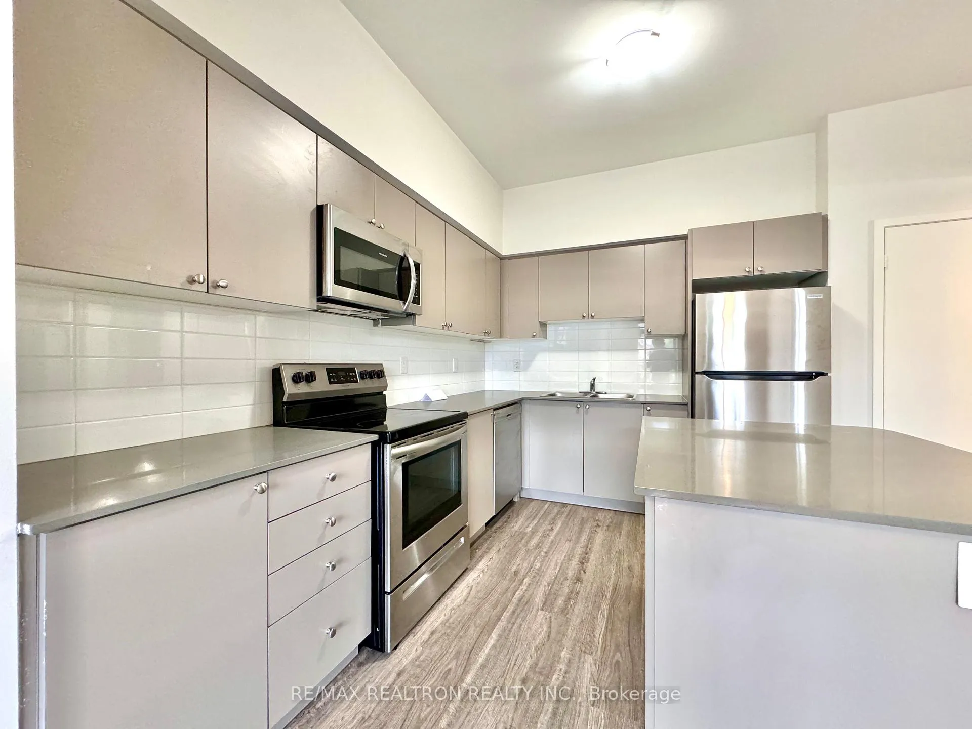 Photo 8 of Unit 125, 430 Ferndale Drive S, Barrie, Ardagh — HOMEH