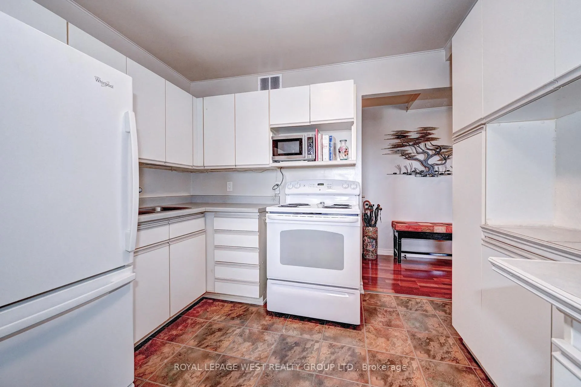 Photo 7 of Unit 508, 58 Bridgeport Road E, Waterloo — HOMEH