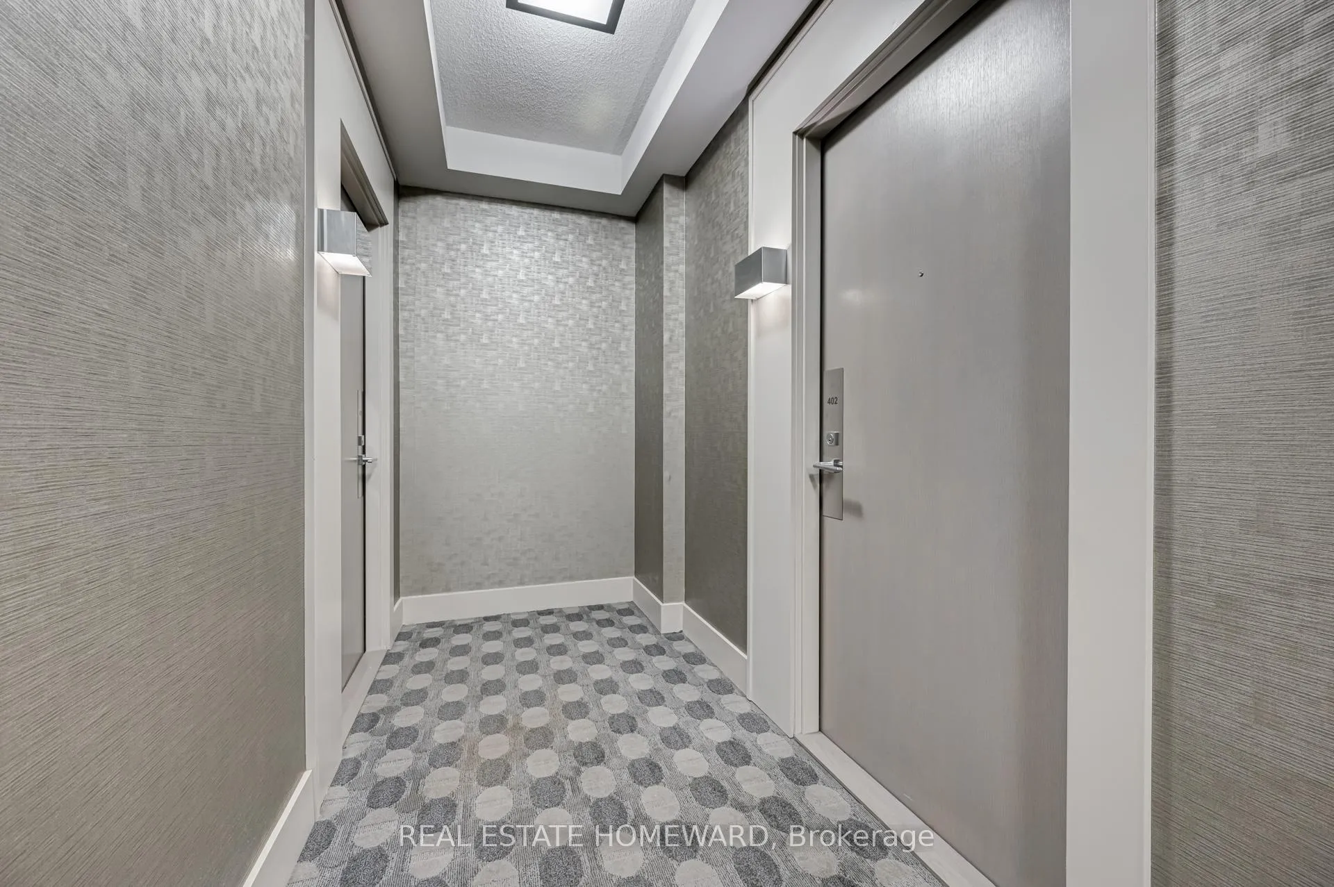 Photo 6 of Unit 402, 7165 Yonge Street, Markham, Thornhill — HOMEH