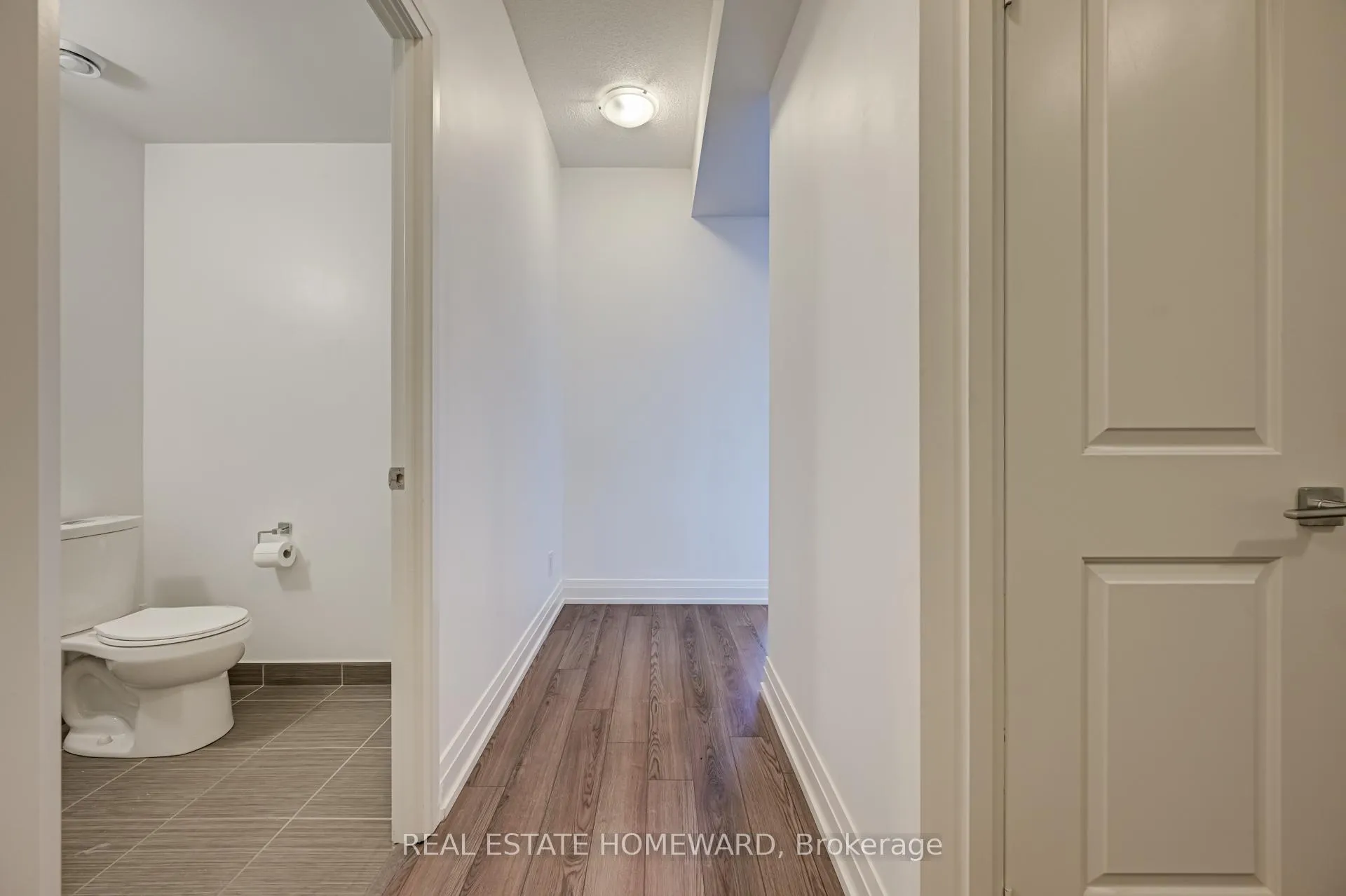 Photo 12 of Unit 402, 7165 Yonge Street, Markham, Thornhill — HOMEH