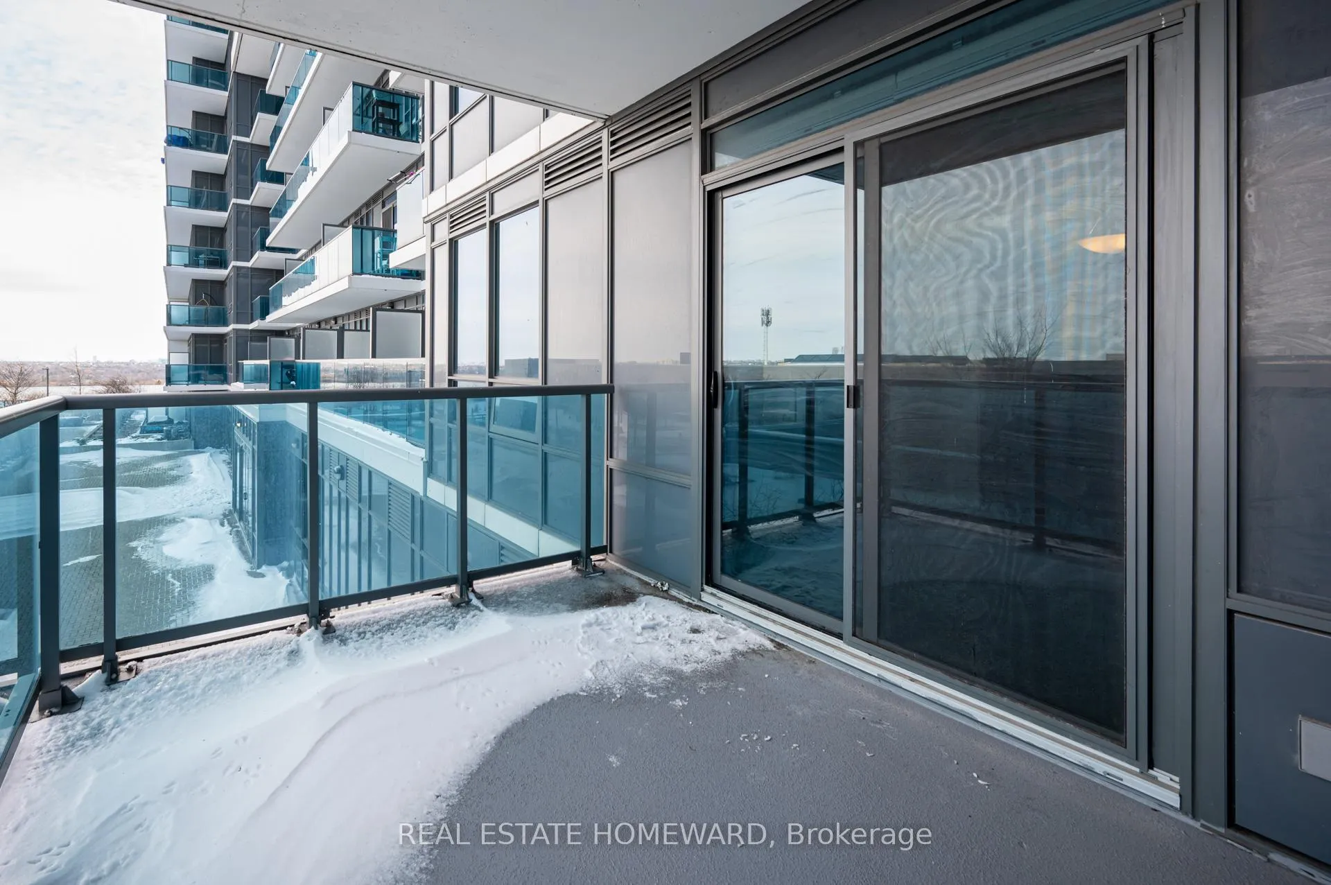 Photo 26 of Unit 402, 7165 Yonge Street, Markham, Thornhill — HOMEH