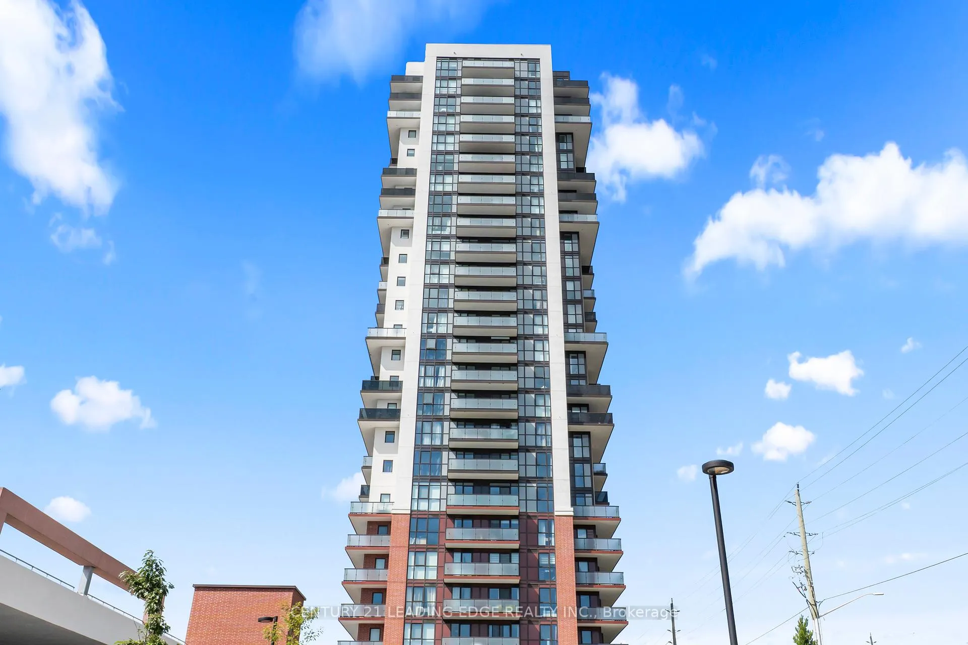 Front of Unit 1903, 2550 Simcoe Street N