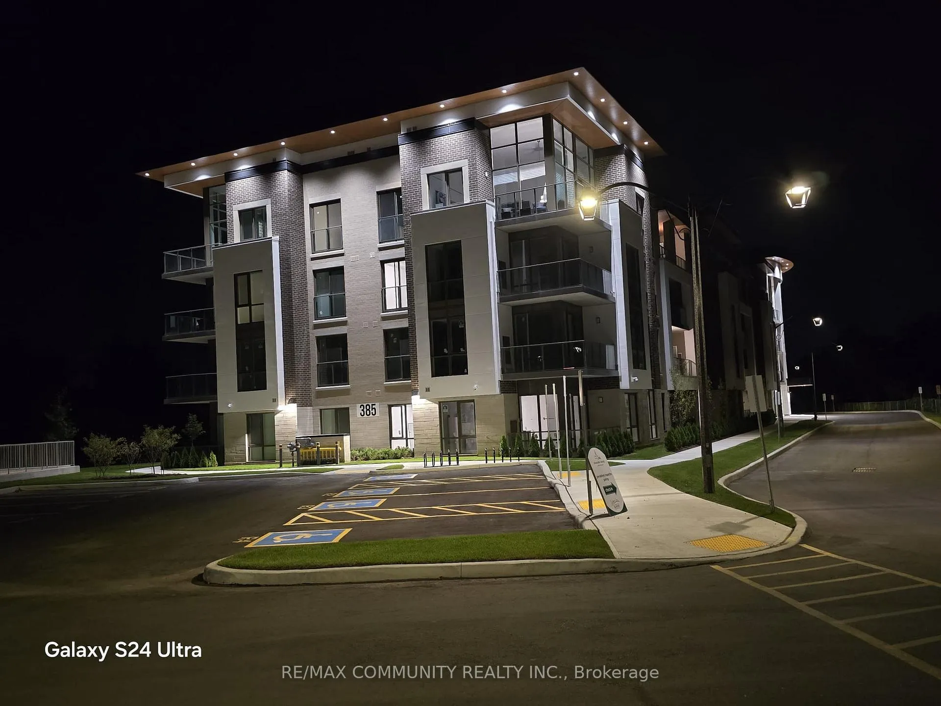 Photo 2 of Unit 304, 385 Arctic Red Drive, Oshawa, Windfields — HOMEH