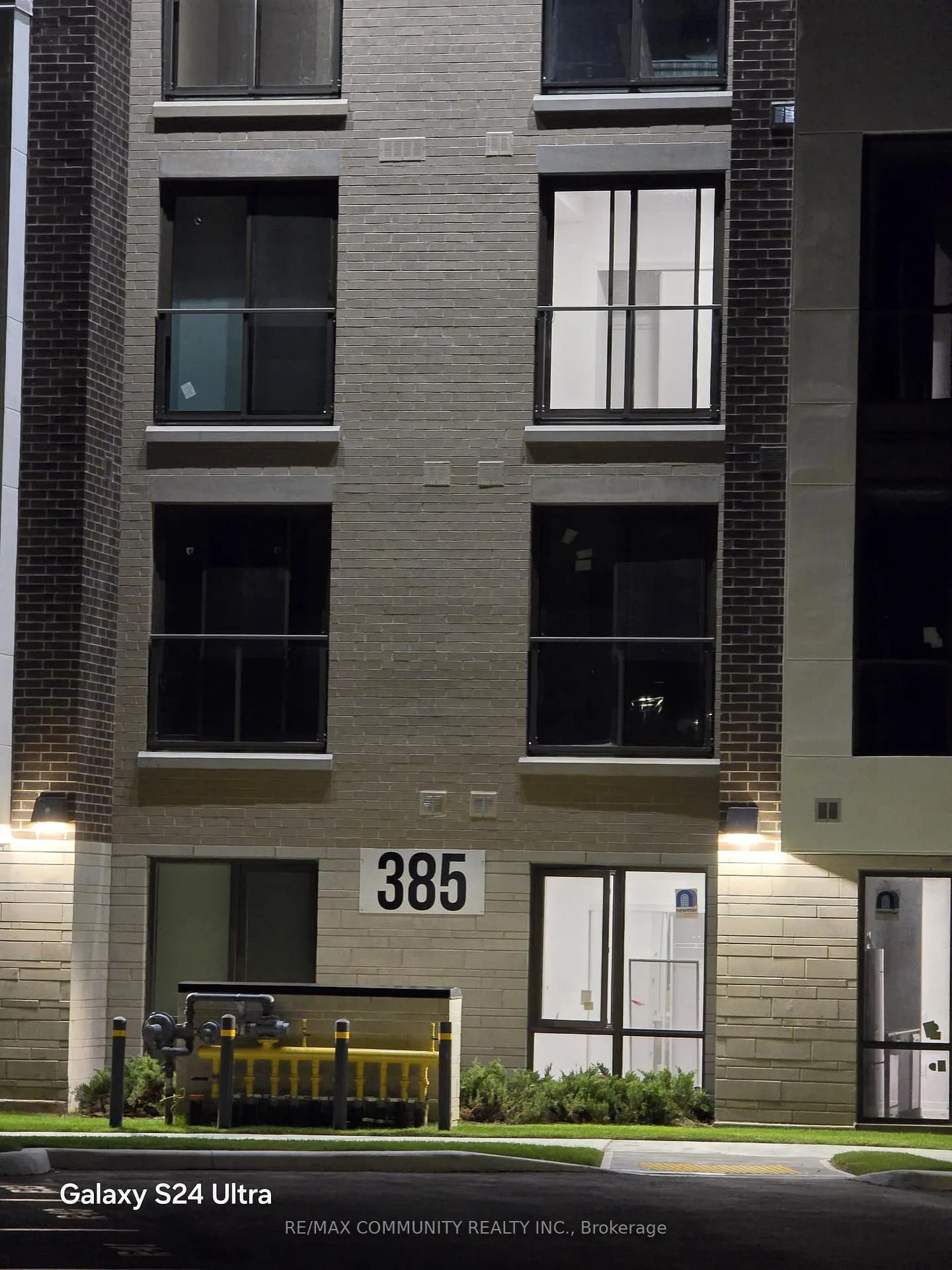 Photo 3 of Unit 304, 385 Arctic Red Drive, Oshawa, Windfields — HOMEH