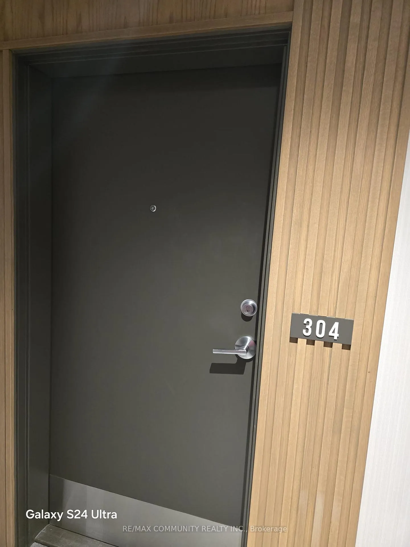 Photo 5 of Unit 304, 385 Arctic Red Drive, Oshawa, Windfields — HOMEH