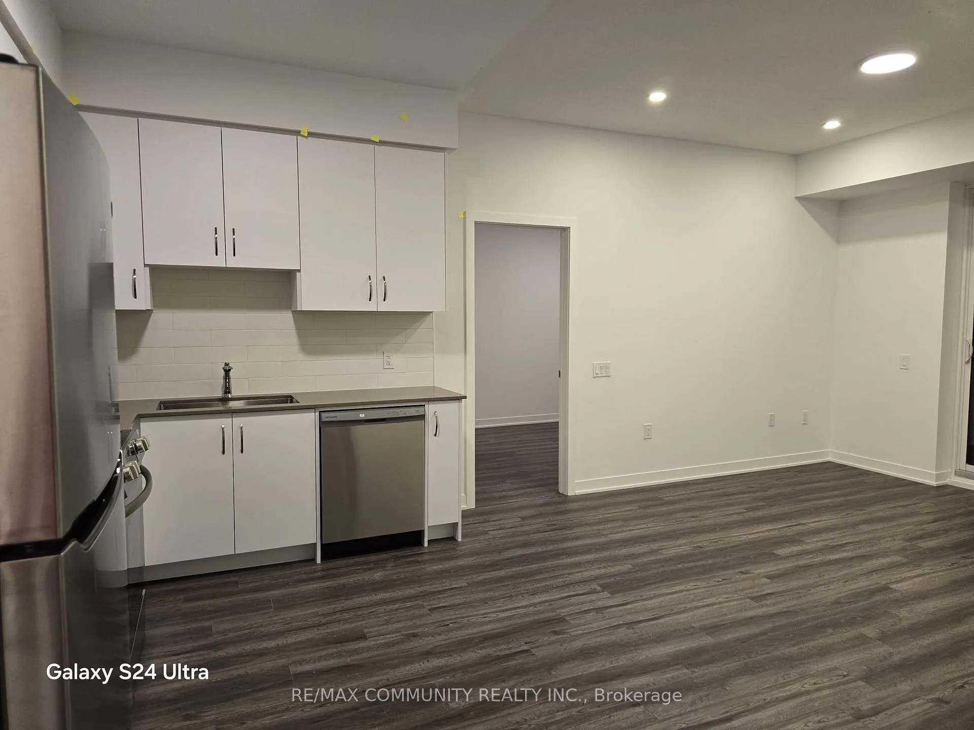 Photo 8 of Unit 304, 385 Arctic Red Drive, Oshawa, Windfields — HOMEH