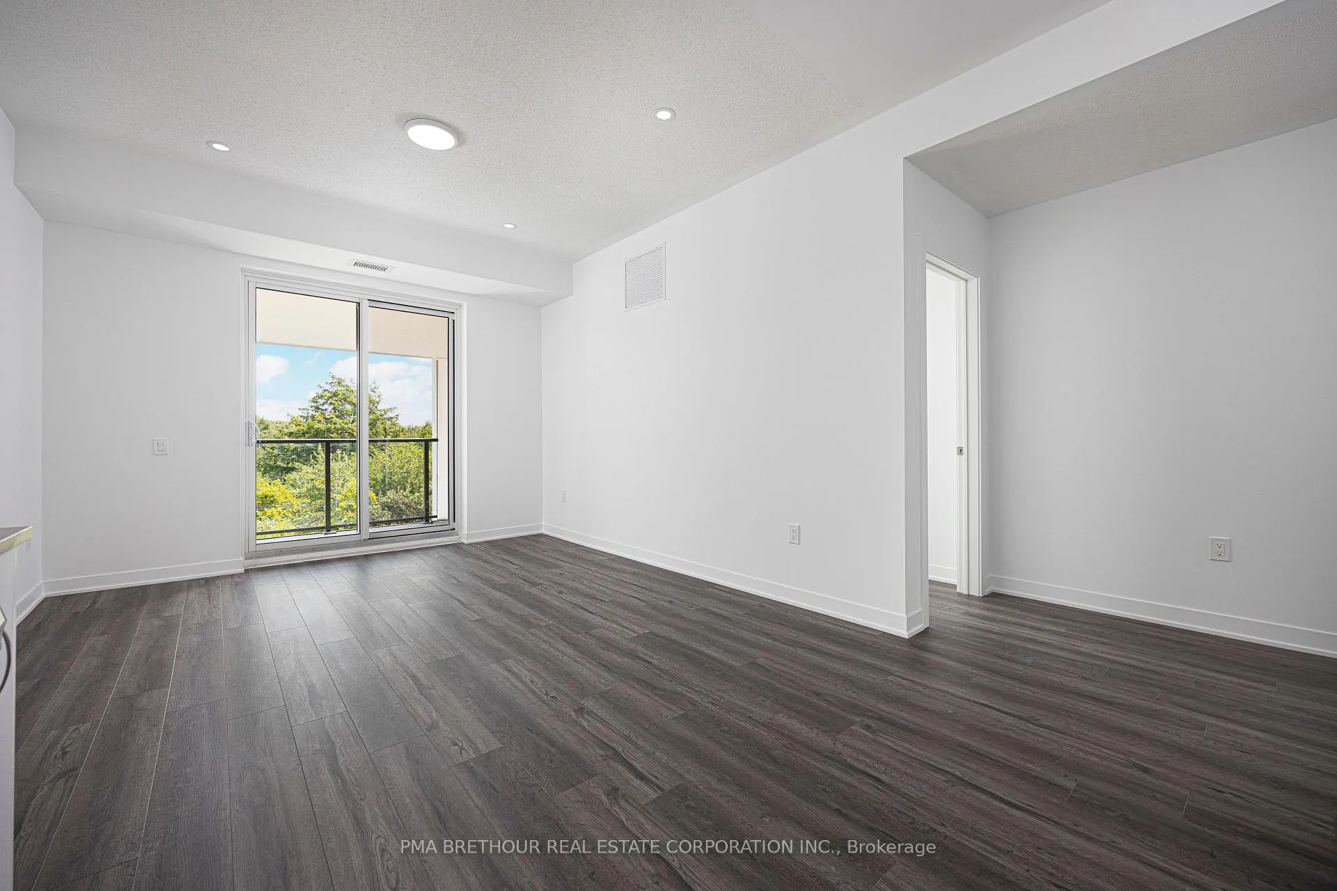 Photo 2 of Unit 326, 385 Arctic Red Drive, Oshawa, Windfields — HOMEH