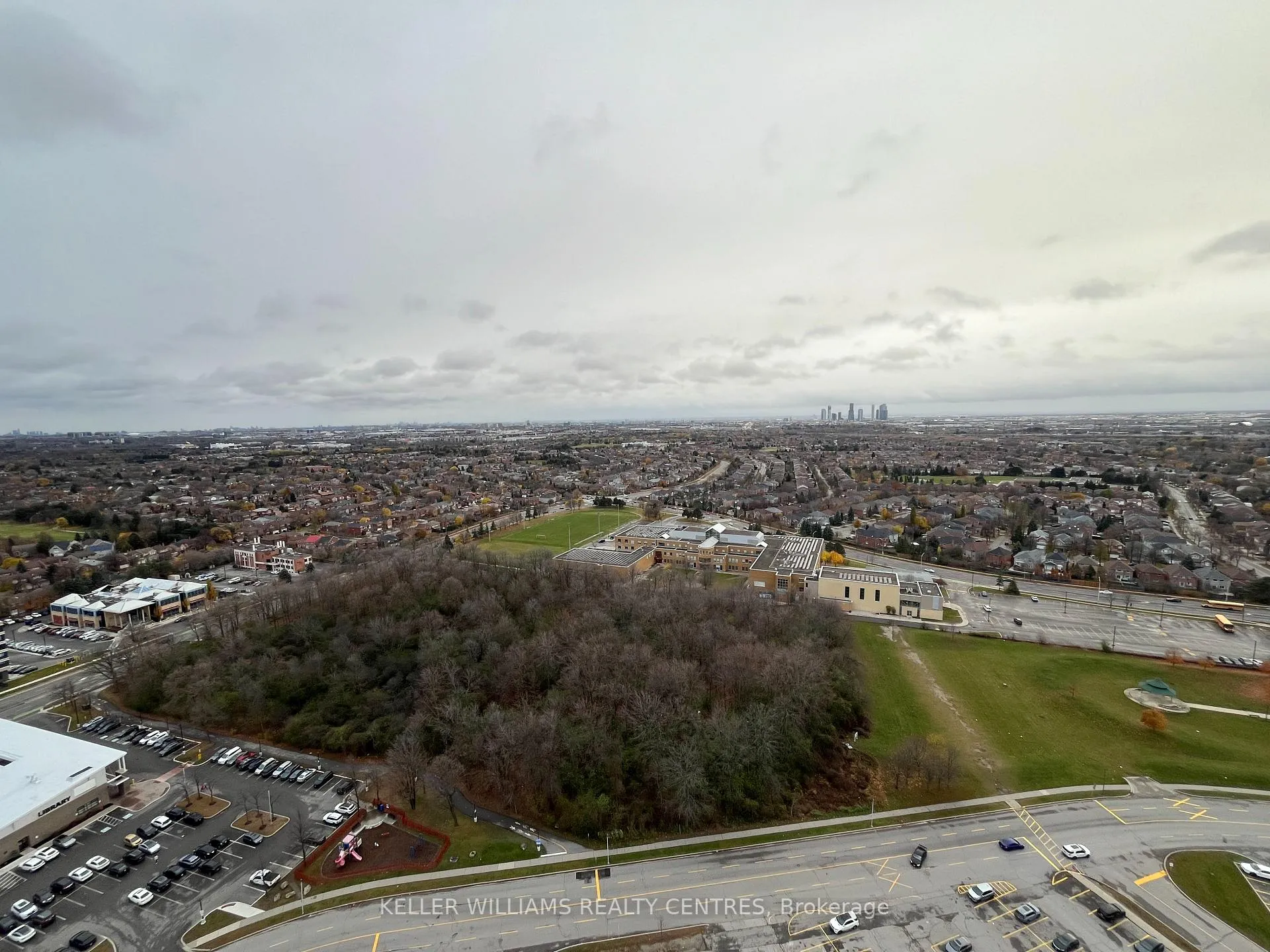 Photo 2 of Unit 2703, 30 Upper Mall Way, Vaughan, Brownridge — HOMEH