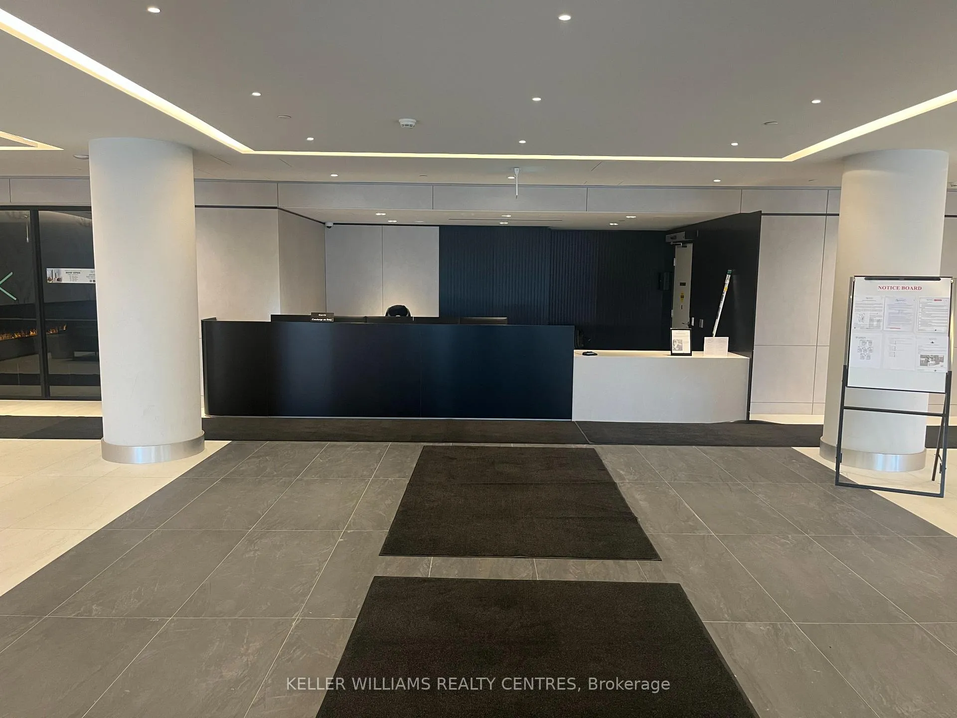 Photo 5 of Unit 2703, 30 Upper Mall Way, Vaughan, Brownridge — HOMEH