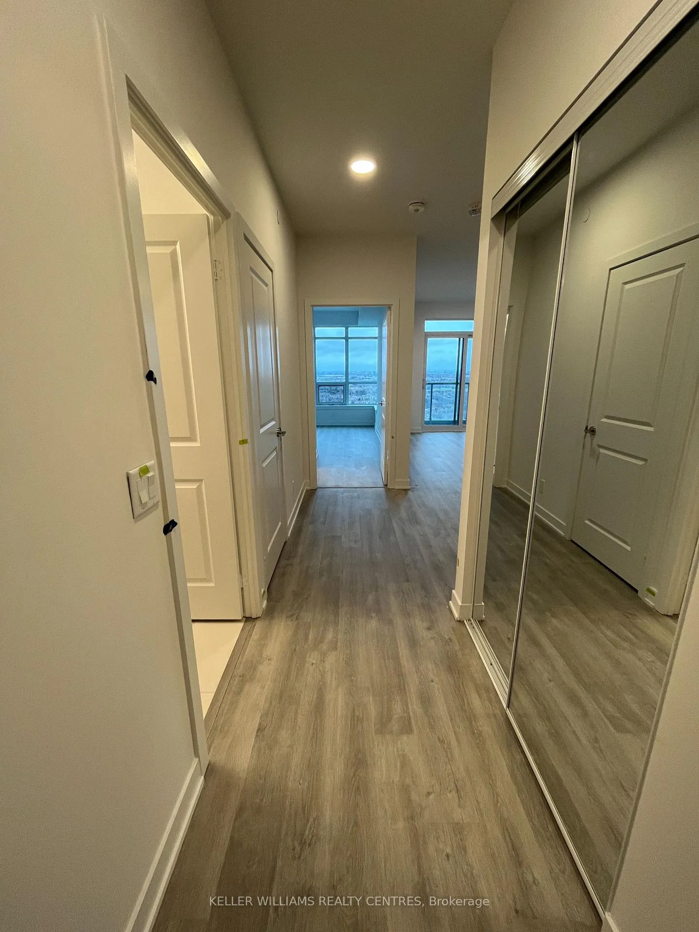 Photo 9 of Unit 2703, 30 Upper Mall Way, Vaughan, Brownridge — HOMEH