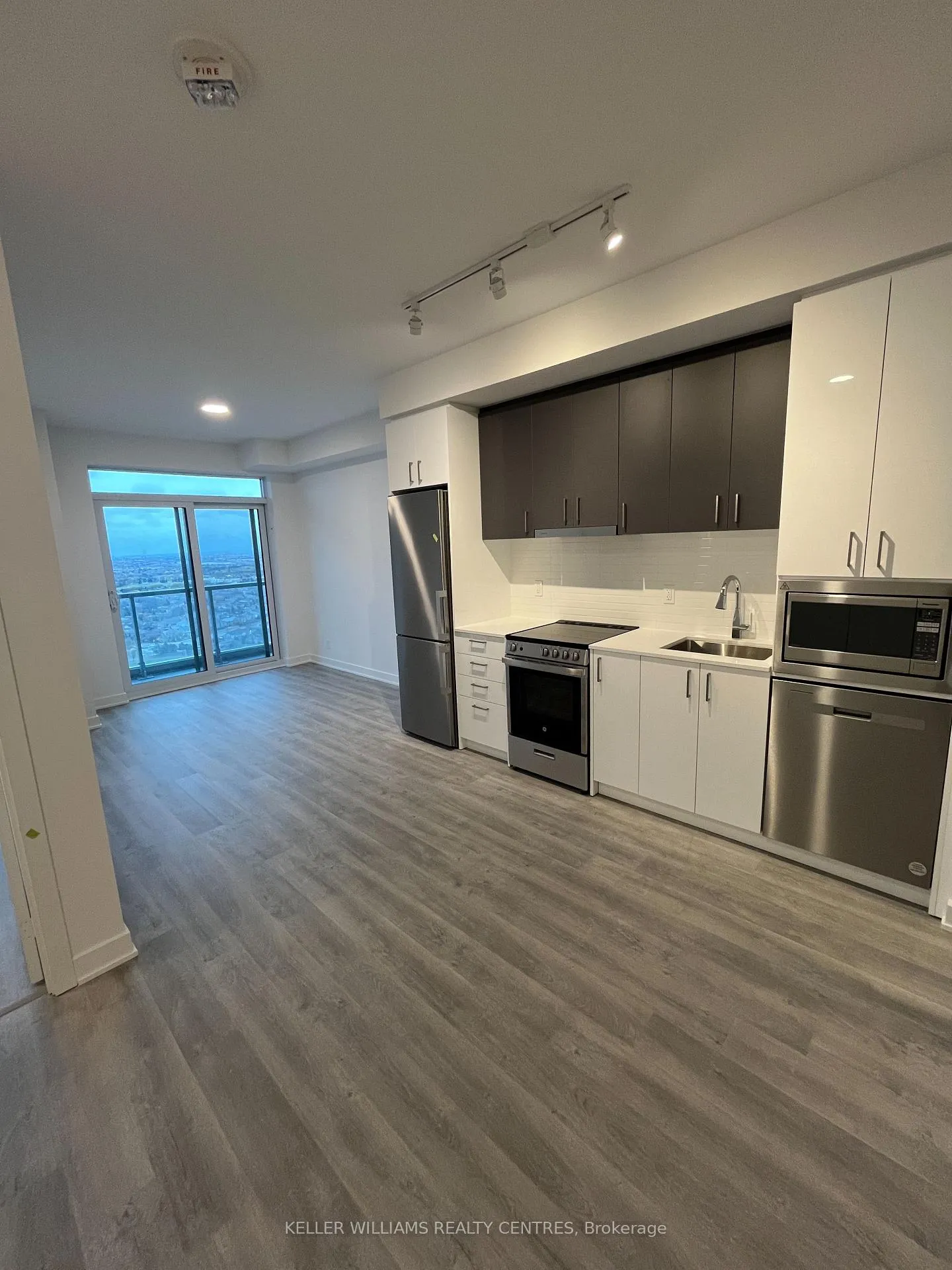 Photo 24 of Unit 2703, 30 Upper Mall Way, Vaughan, Brownridge — HOMEH