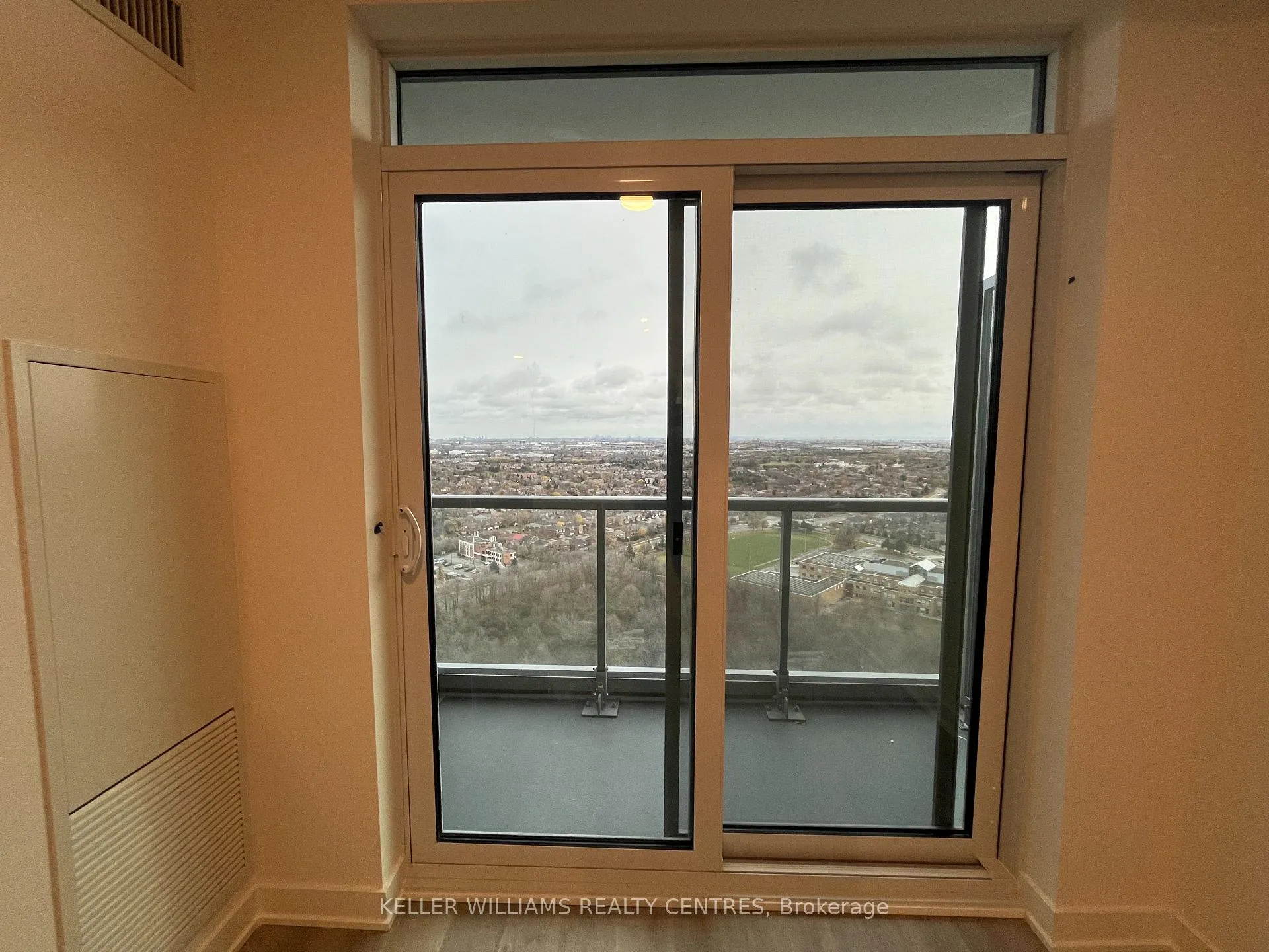 Photo 28 of Unit 2703, 30 Upper Mall Way, Vaughan, Brownridge — HOMEH
