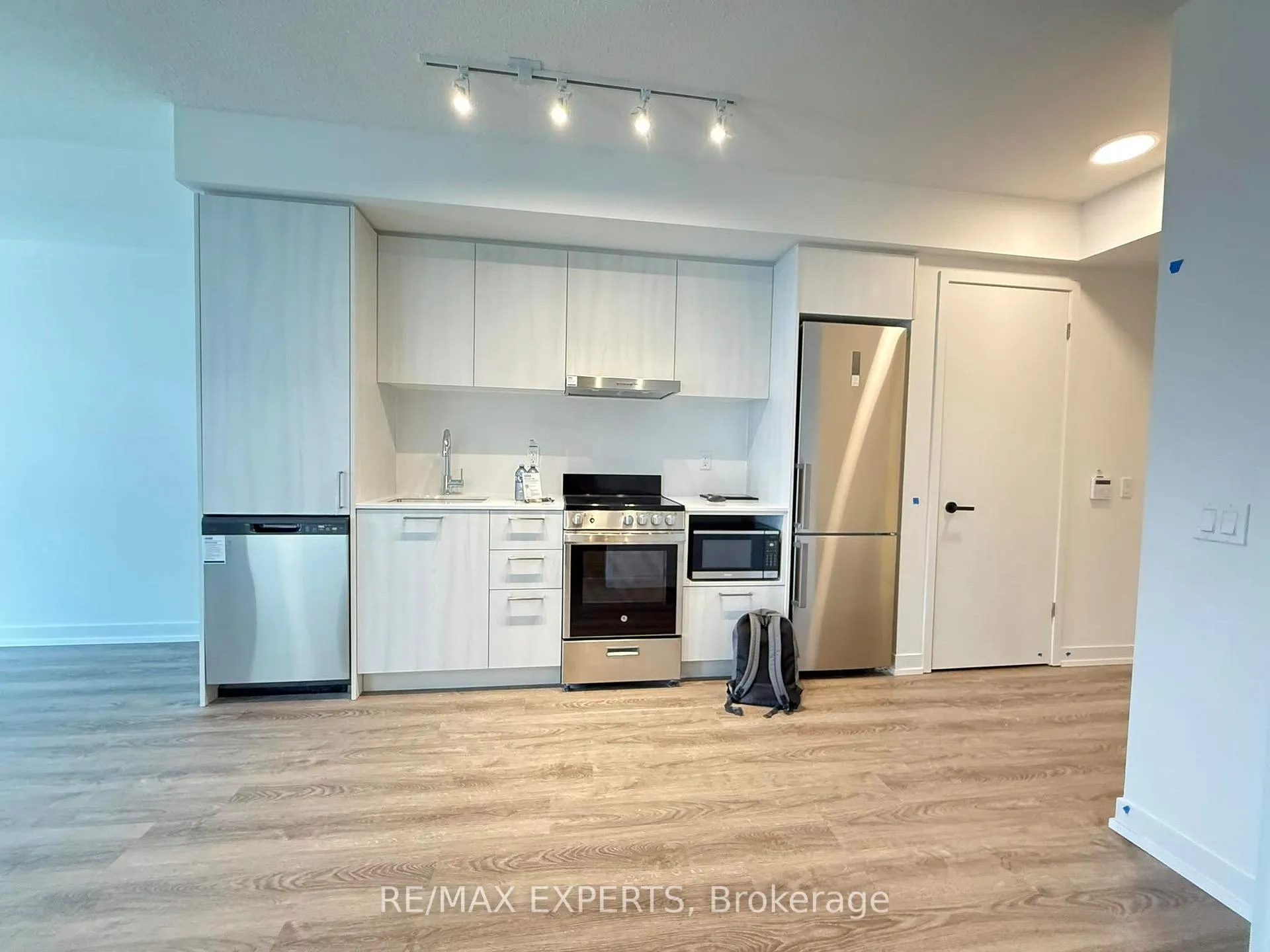 Photo 6 of Unit 3107, 195 Commerce Street, Vaughan, Vaughan Corporate Centre — HOMEH