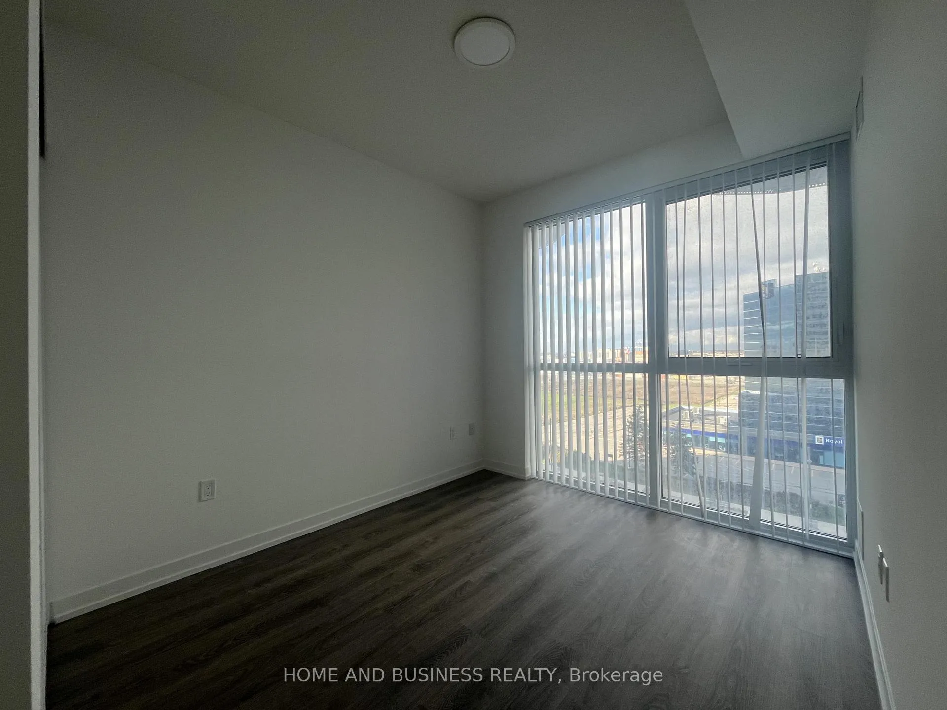 Photo 10 of Unit 703, 8 Interchange Way, Vaughan, Vaughan Corporate Centre — HOMEH