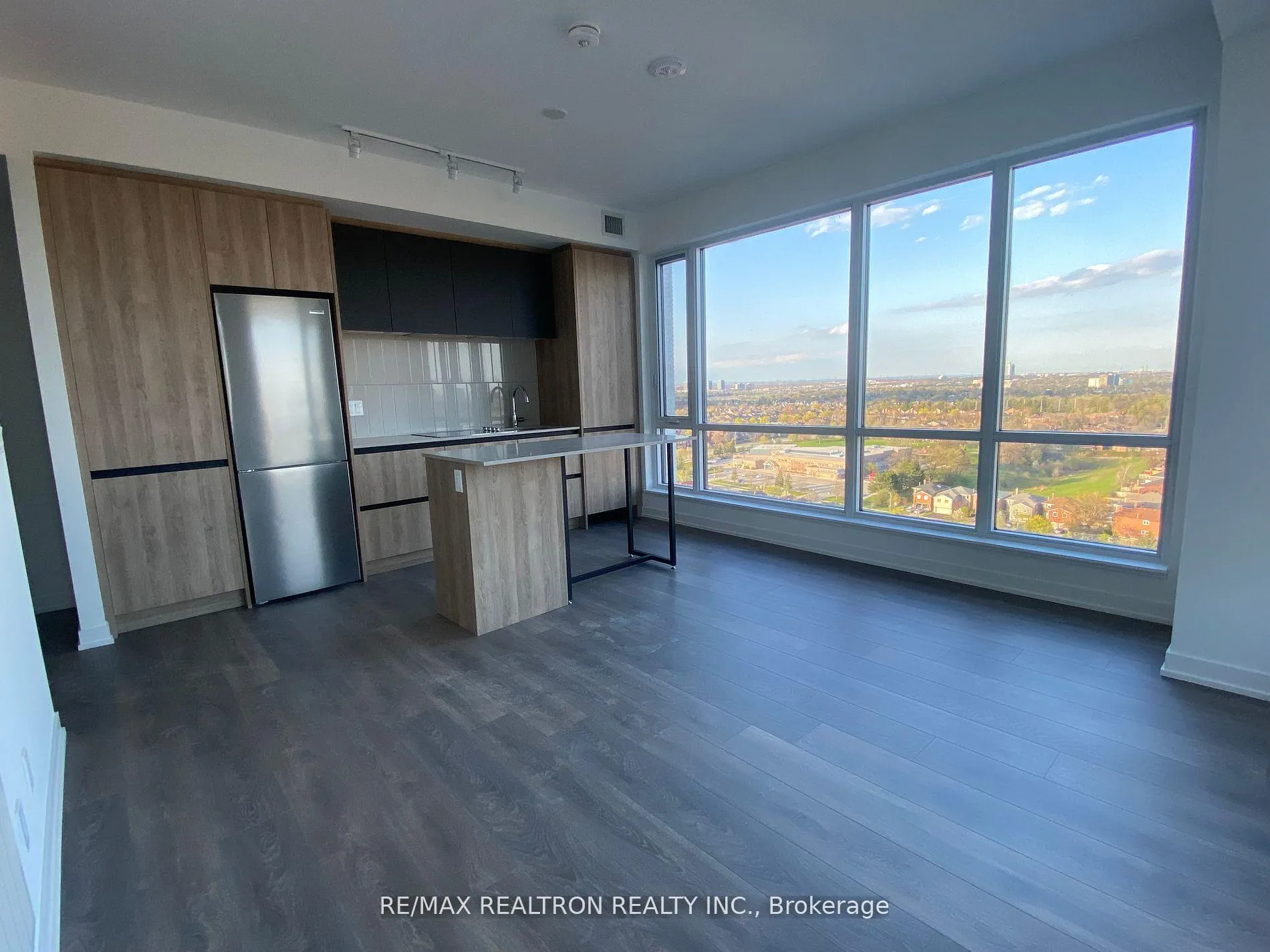 Photo 2 of Unit 1516, 7950 Bathurst Street, Vaughan, Beverley Glen — HOMEH