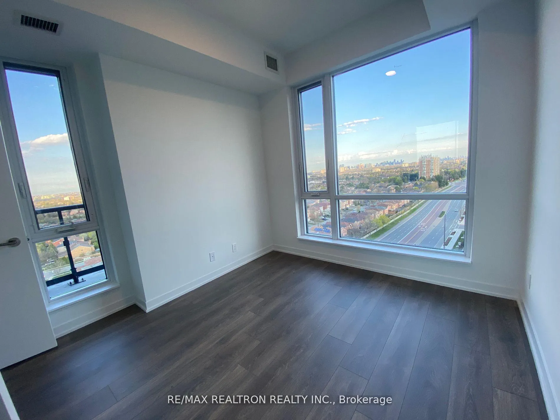 Photo 12 of Unit 1516, 7950 Bathurst Street, Vaughan, Beverley Glen — HOMEH