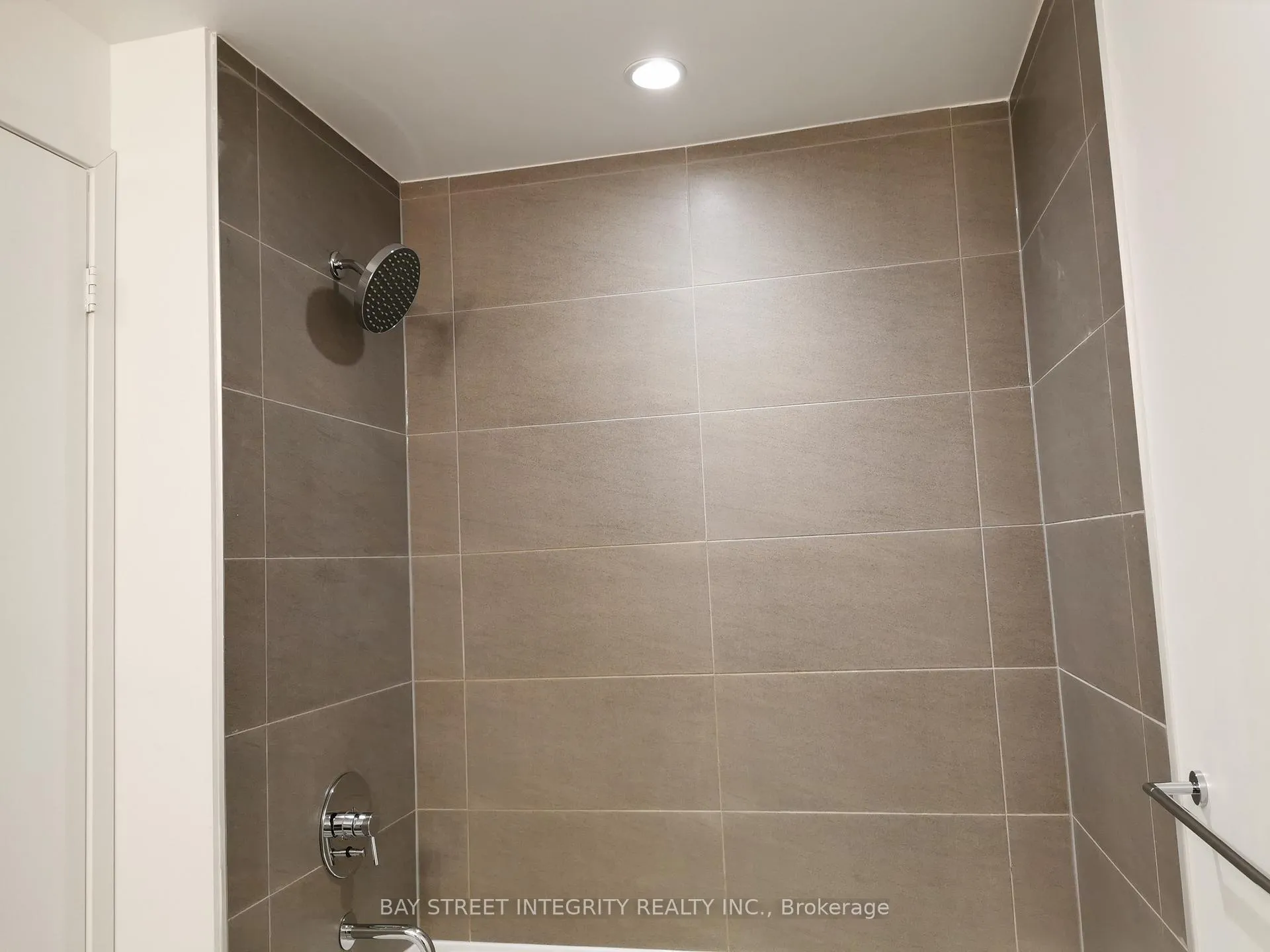 Photo 8 of Unit 4211, 5 Buttermill Avenue, Vaughan, Vaughan Corporate Centre — HOMEH