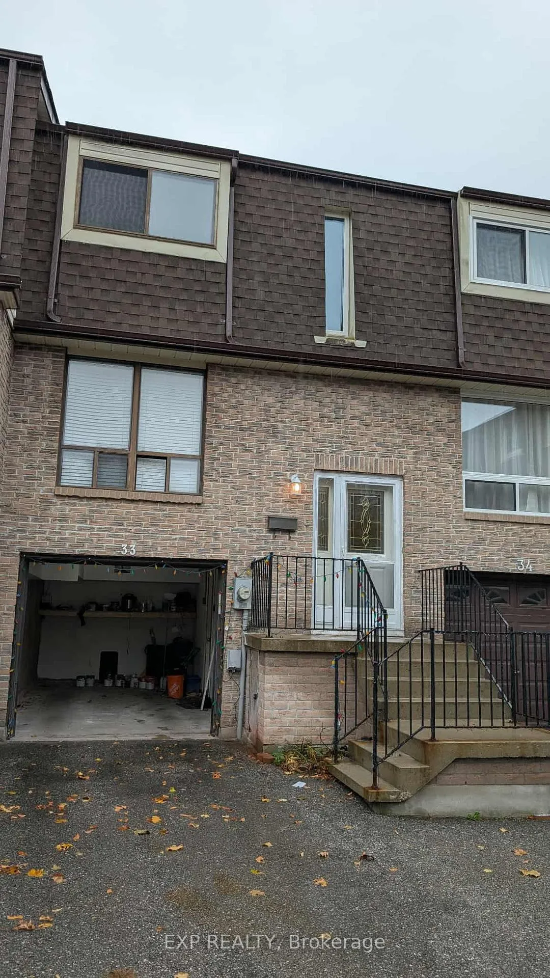 Photo 3 of Unit 33, 350 Camelot Court, Oshawa, Eastdale — HOMEH