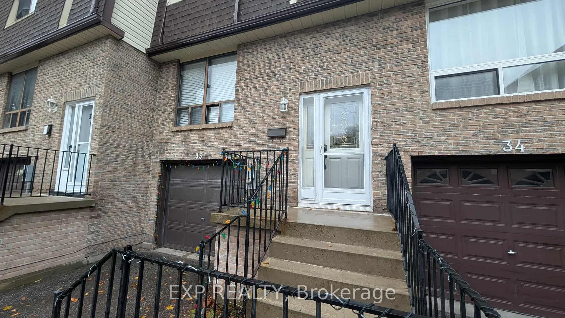 Photo 5 of Unit 33, 350 Camelot Court, Oshawa, Eastdale — HOMEH