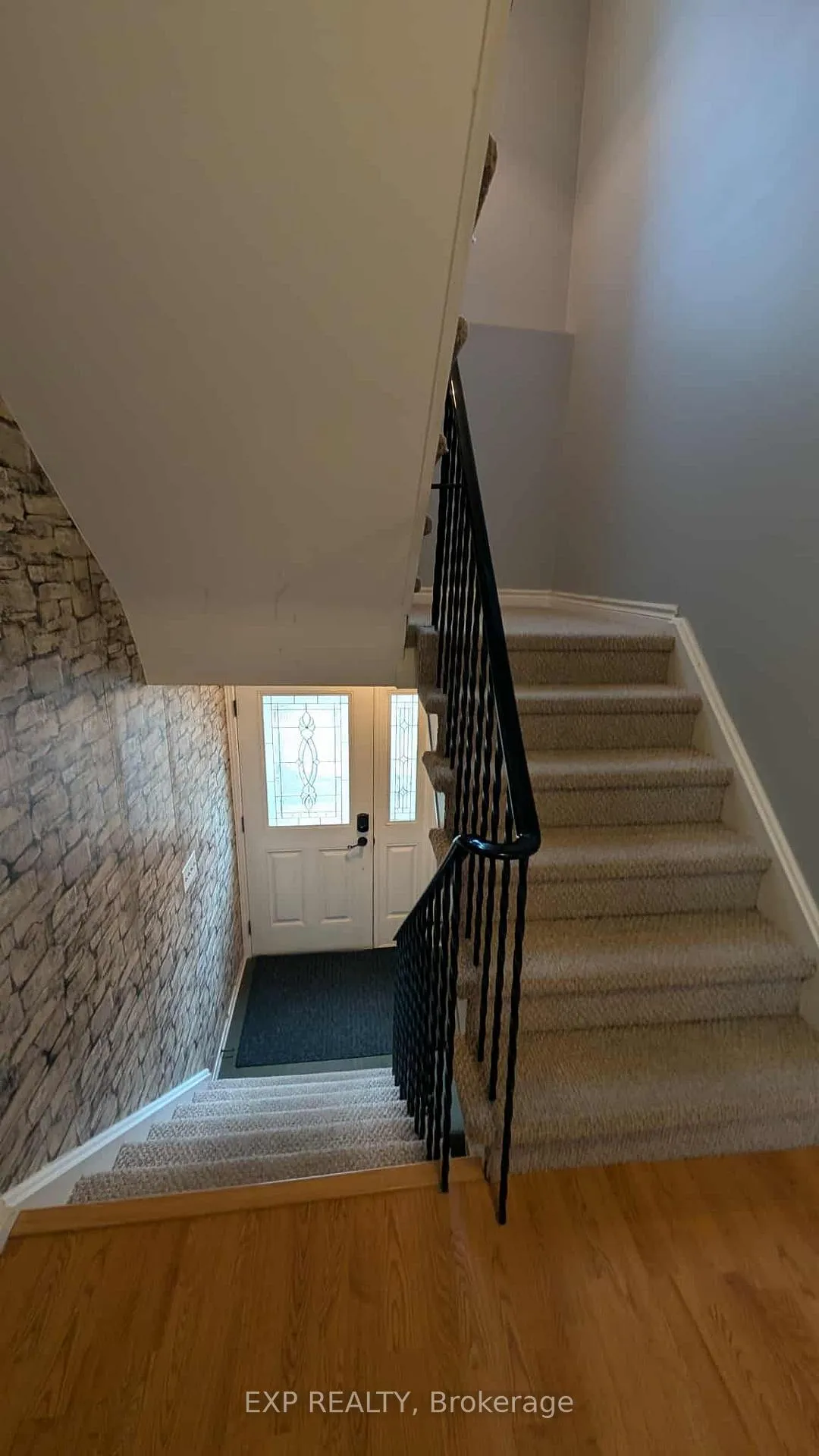 Photo 6 of Unit 33, 350 Camelot Court, Oshawa, Eastdale — HOMEH