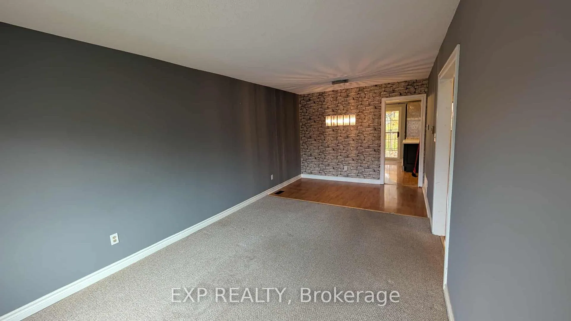 Photo 9 of Unit 33, 350 Camelot Court, Oshawa, Eastdale — HOMEH
