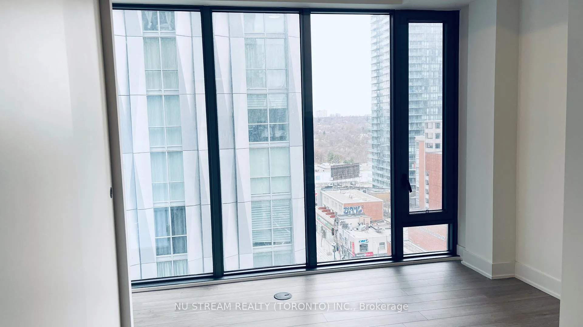 Photo 5 of Unit 1108, 8 Cumberland Street, Toronto, The Annex — HOMEH