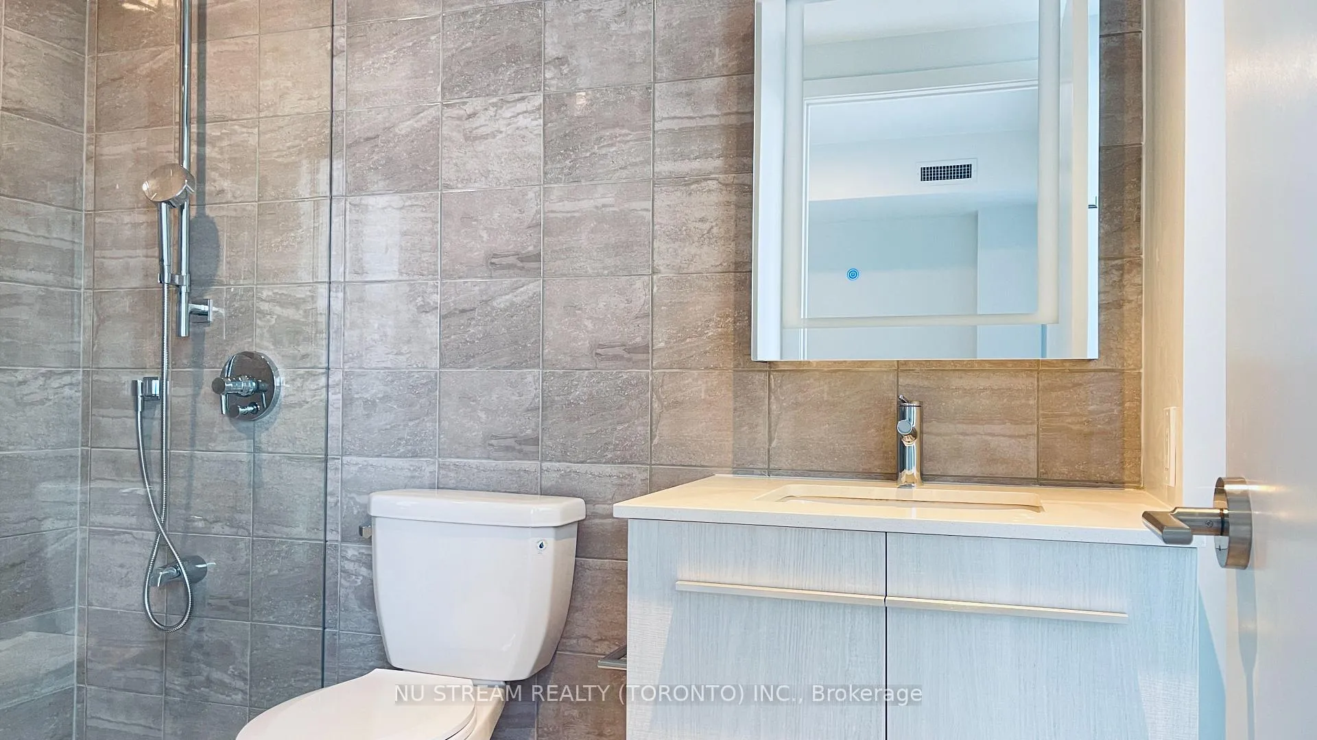 Photo 6 of Unit 1108, 8 Cumberland Street, Toronto, The Annex — HOMEH