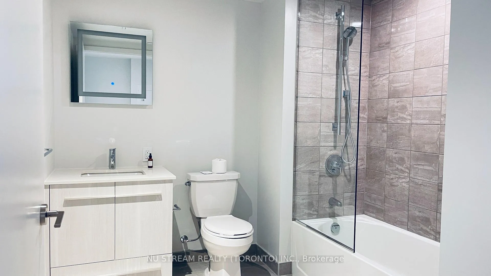 Photo 11 of Unit 1108, 8 Cumberland Street, Toronto, The Annex — HOMEH