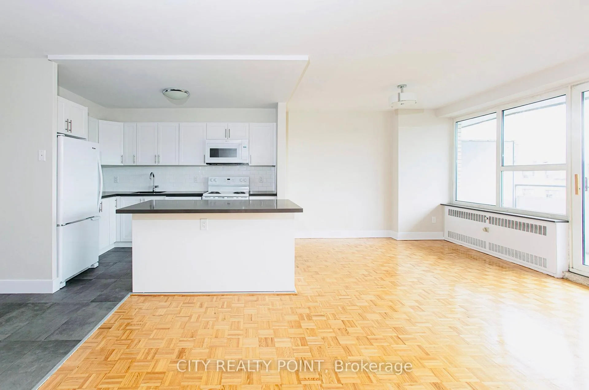 Photo 12 of Unit 908, 10 Shallmar Boulevard, Toronto, Forest Hill North — HOMEH